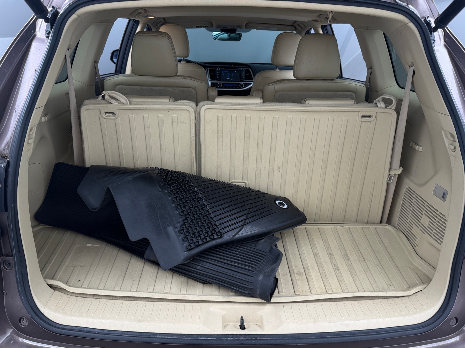 Thumbnail: 2017 Toyota Highlander - 6