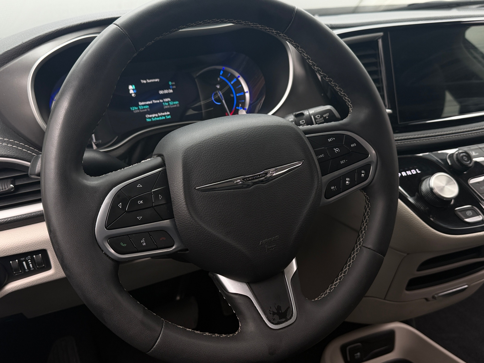 Thumbnail: 2024 Chrysler Pacifica - 4