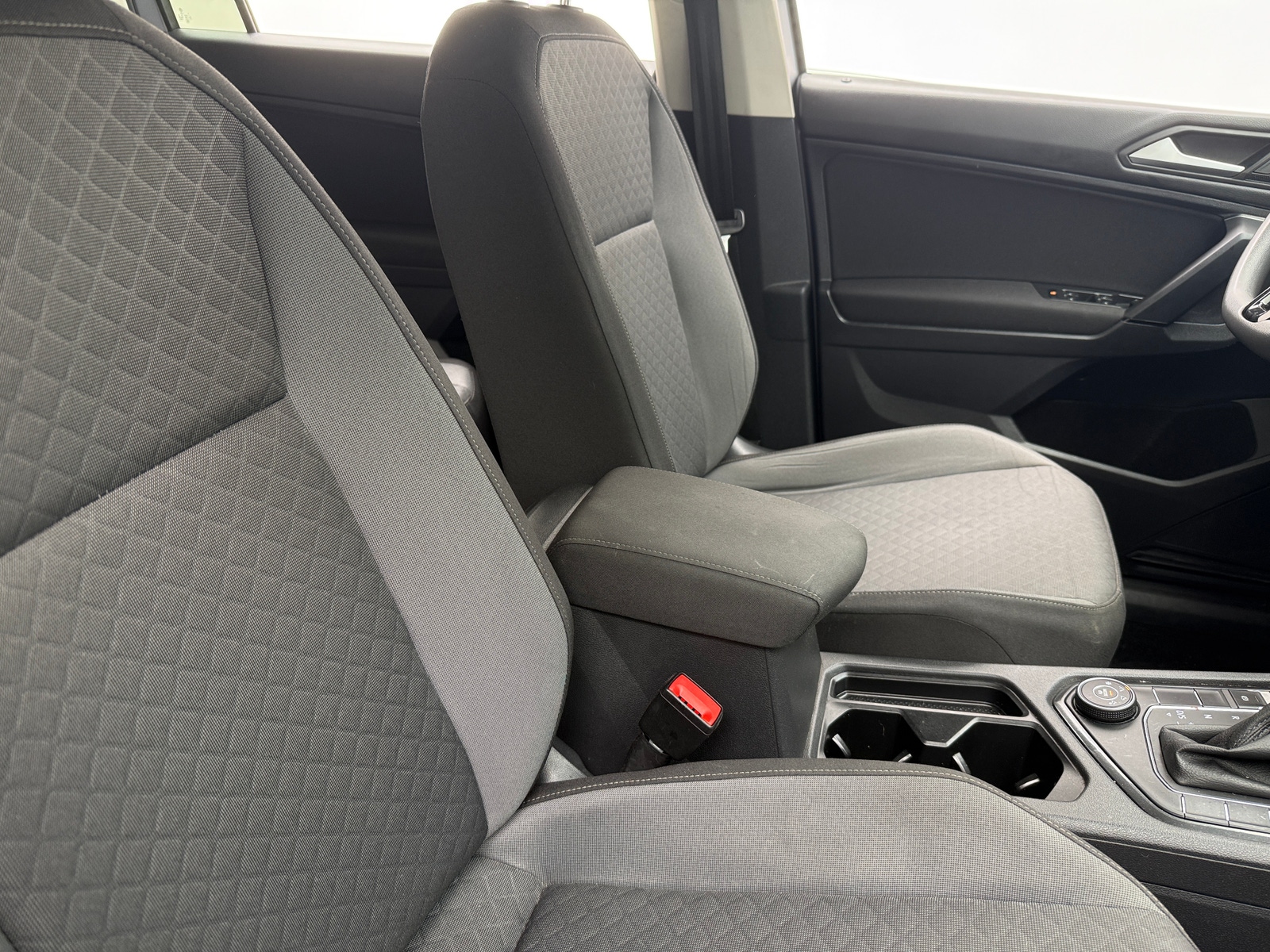 Thumbnail: 2019 Volkswagen Tiguan - 2