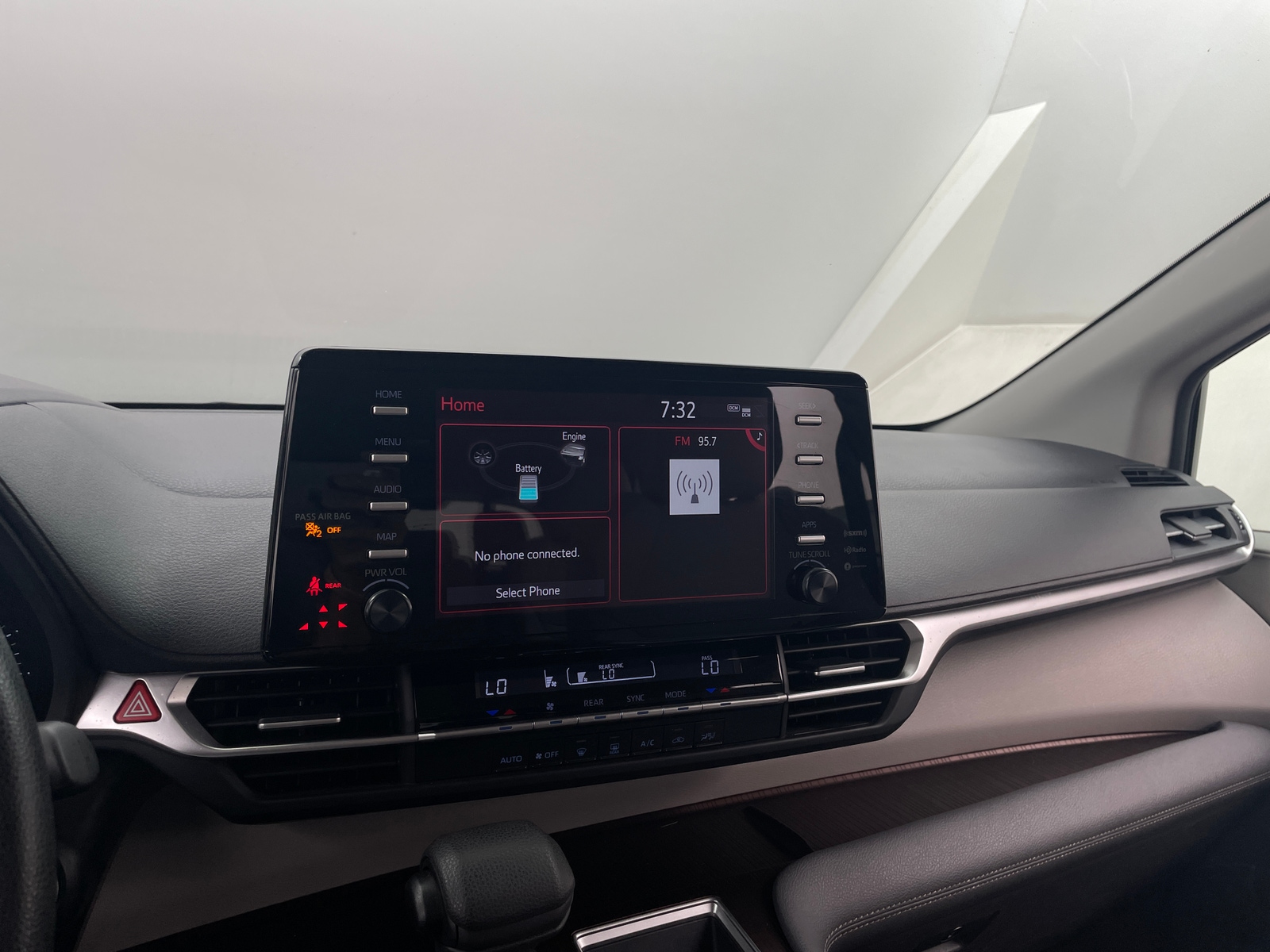 Thumbnail: 2021 Toyota Sienna - 4