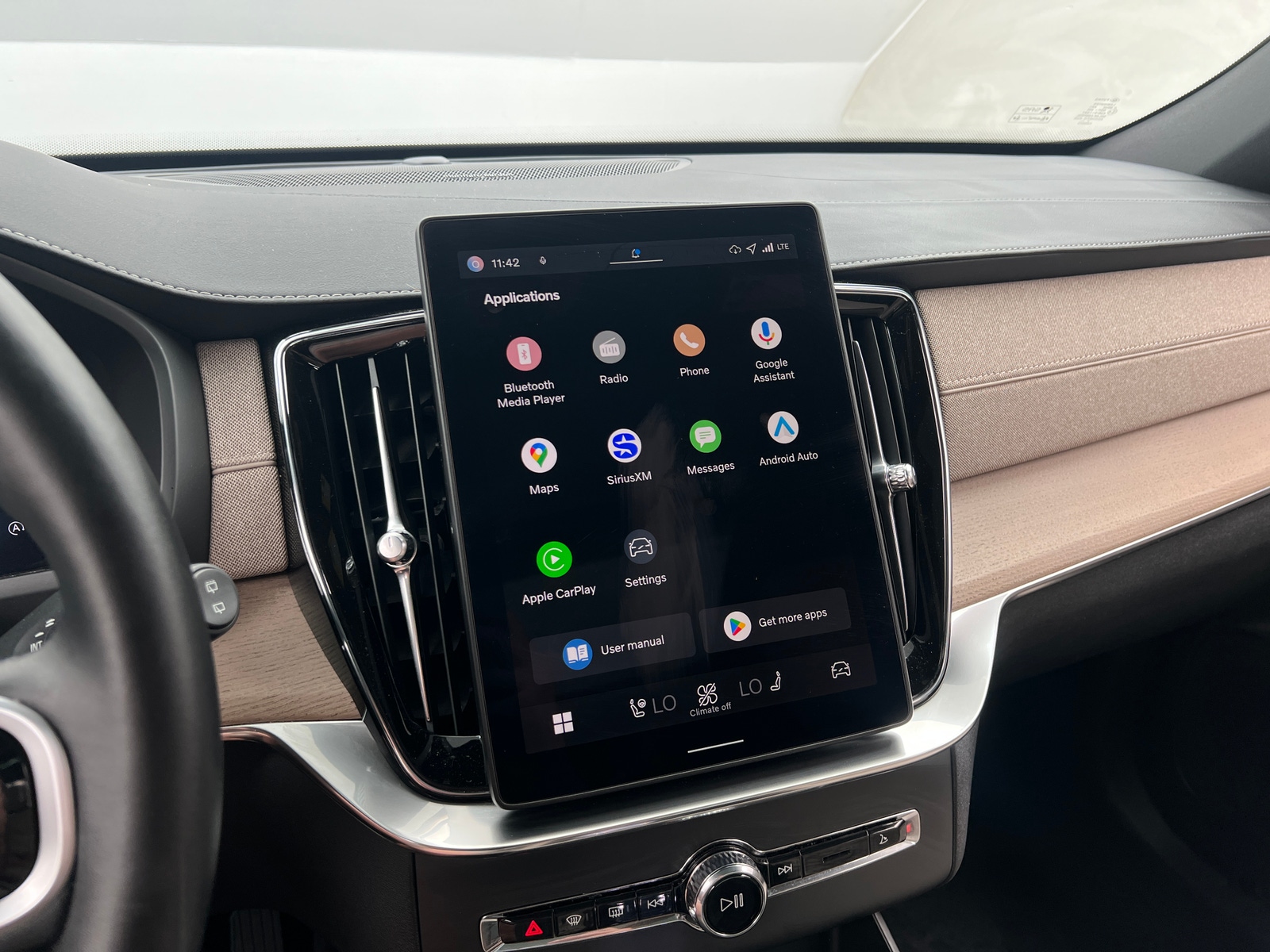 Thumbnail: 2026 Volvo XC90 - 3