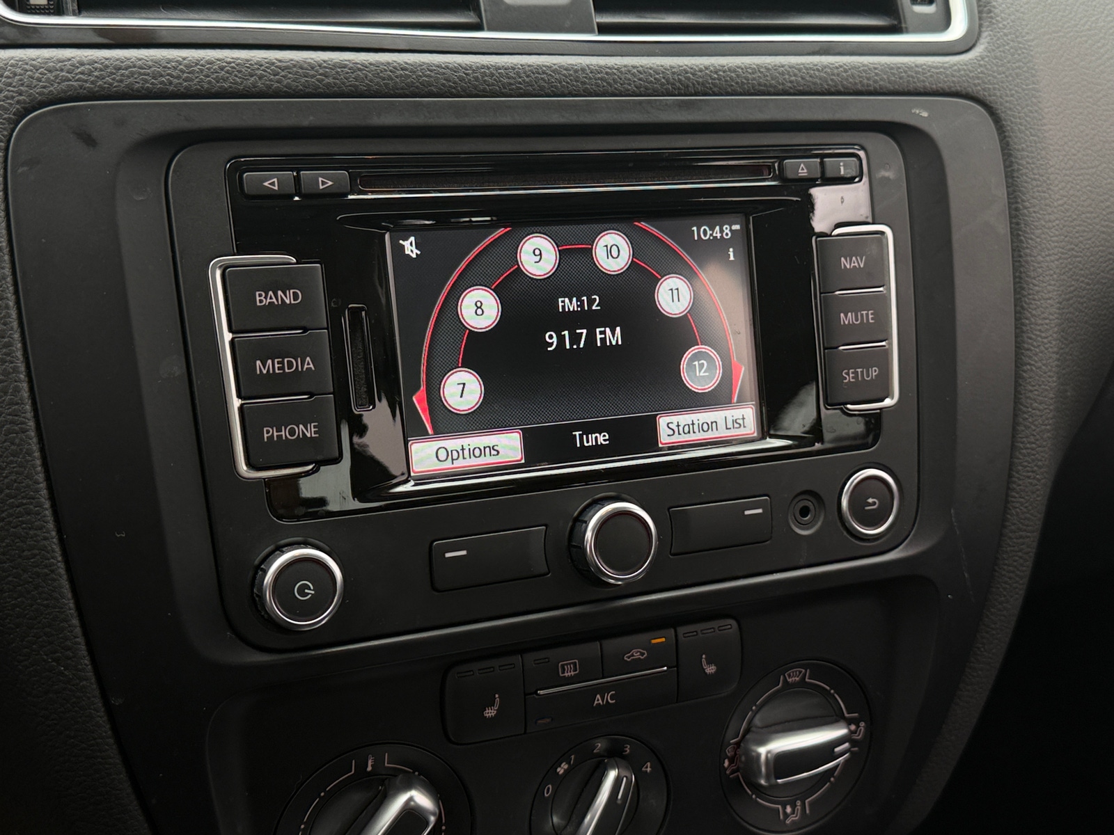 Thumbnail: 2014 Volkswagen Jetta - 3
