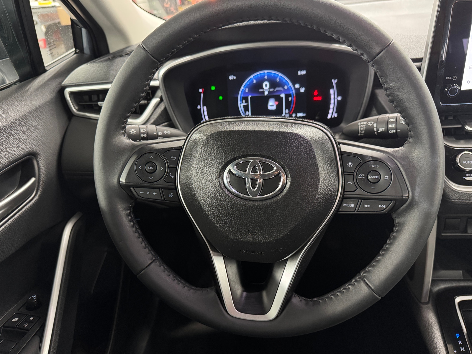Thumbnail: 2025 Toyota Corolla Cross - 4