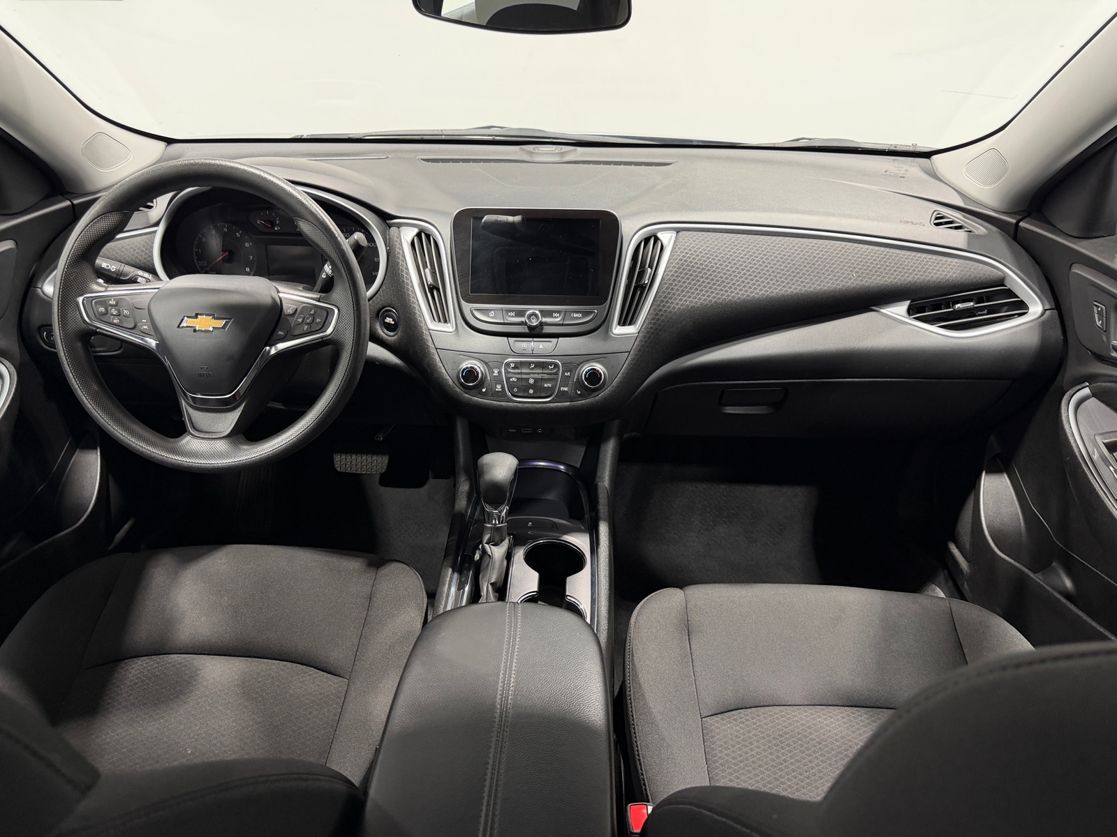 Thumbnail: 2023 Chevrolet Malibu - 3