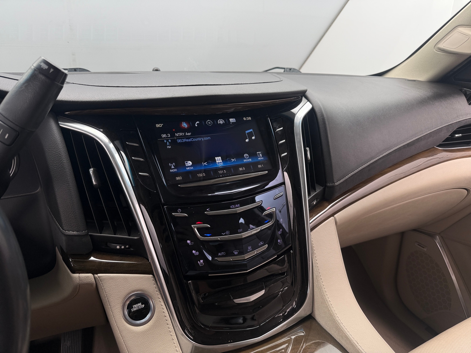 Thumbnail: 2018 Cadillac Escalade - 3