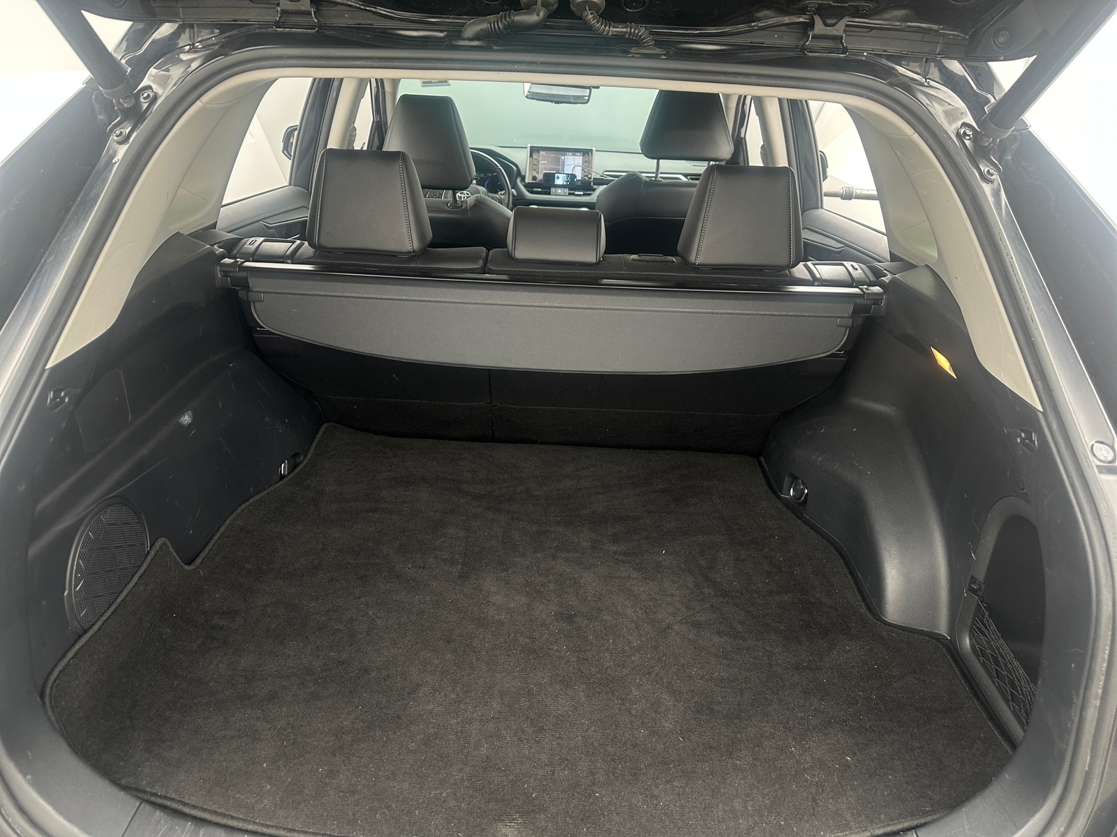 Thumbnail: 2020 Toyota RAV4 - 6