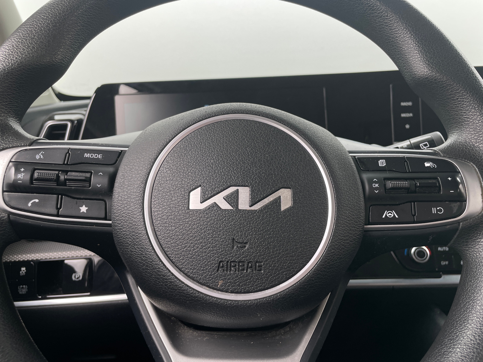 Thumbnail: 2023 Kia Sportage - 5