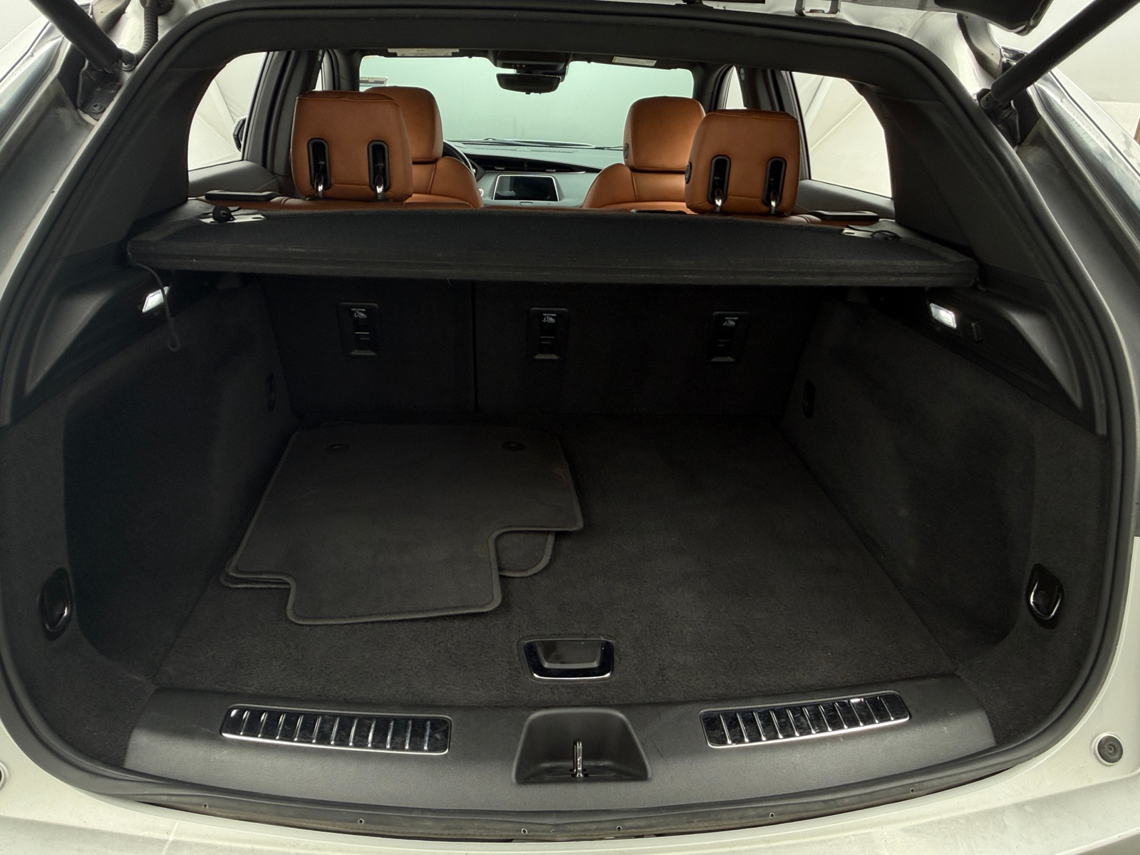 Thumbnail: 2021 Cadillac XT4 - 6