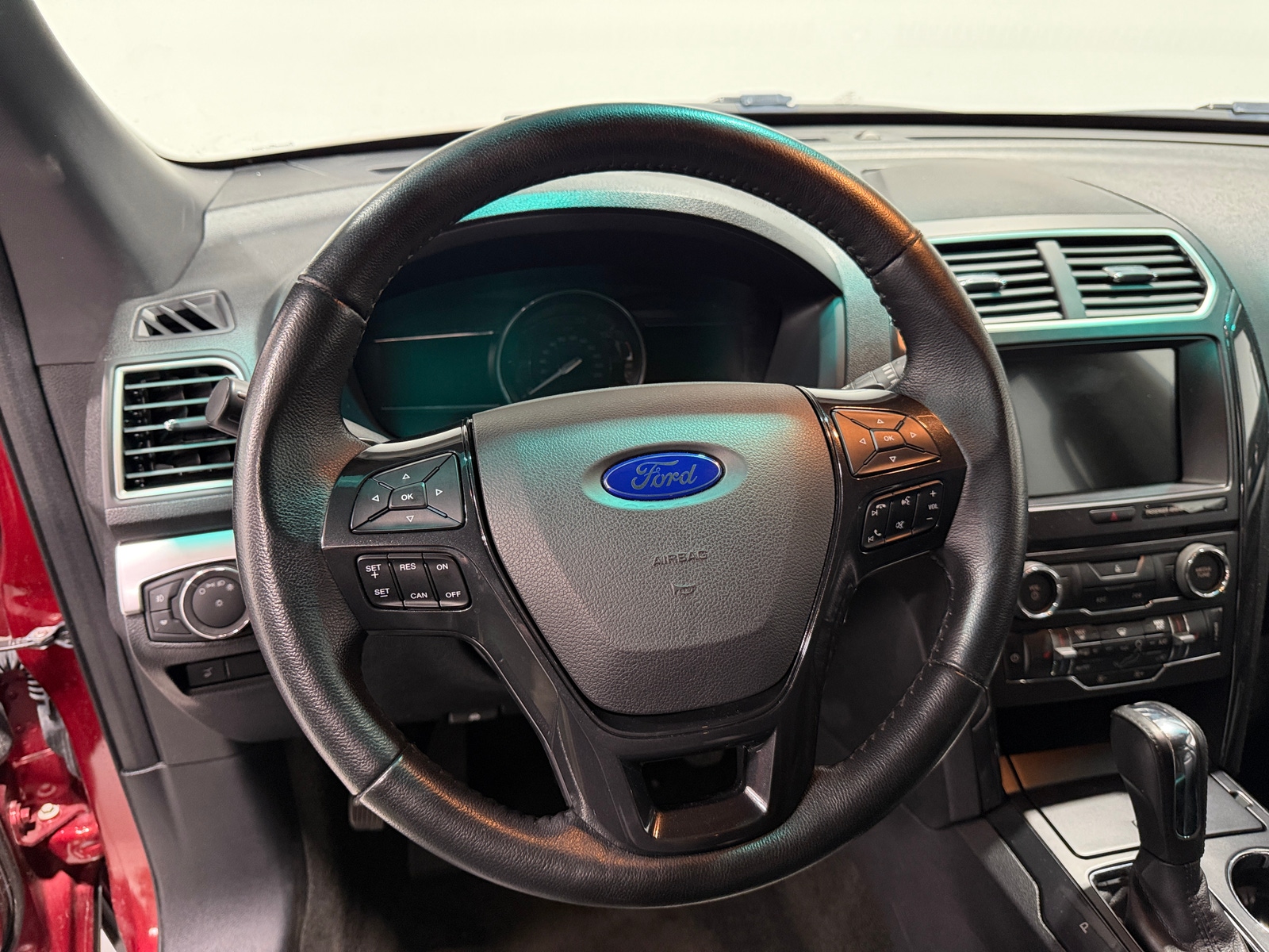 Thumbnail: 2017 Ford Explorer - 4