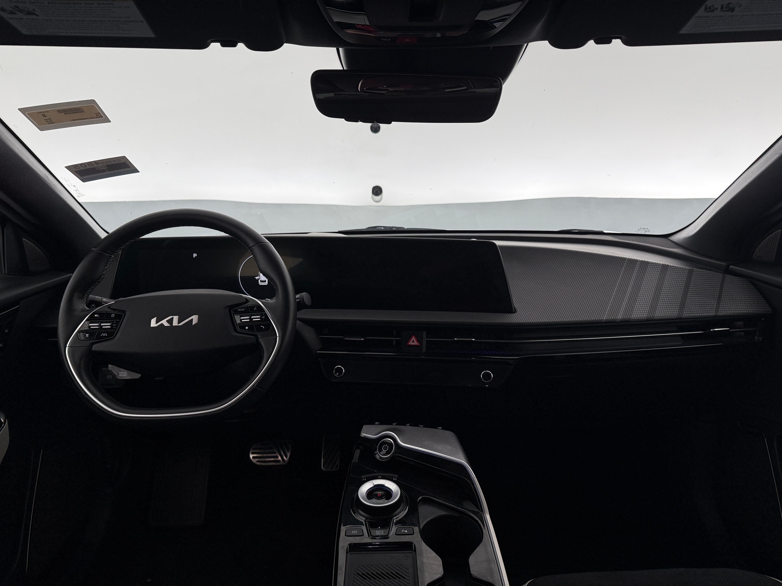 Thumbnail: 2022 Kia EV6 - 2
