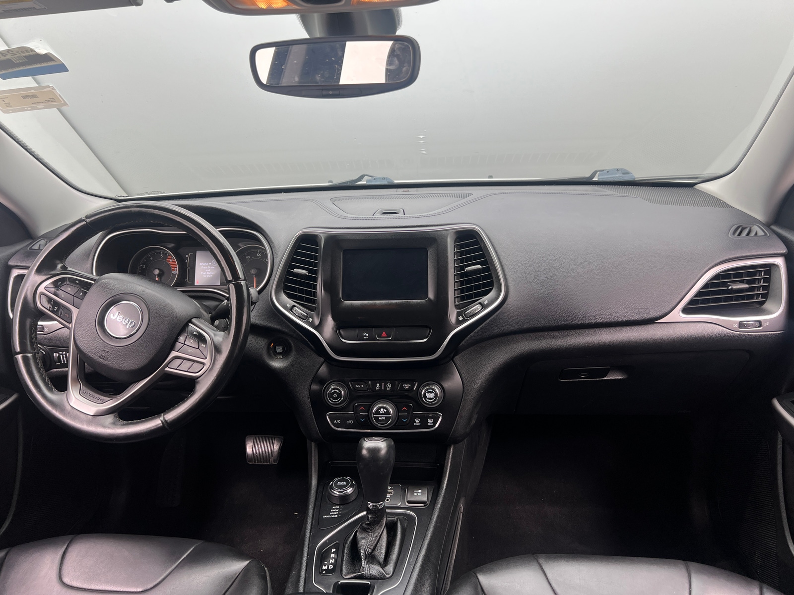 Thumbnail: 2019 Jeep Cherokee - 3