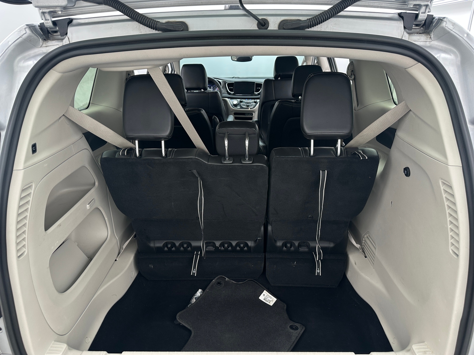 Thumbnail: 2024 Chrysler Pacifica - 6