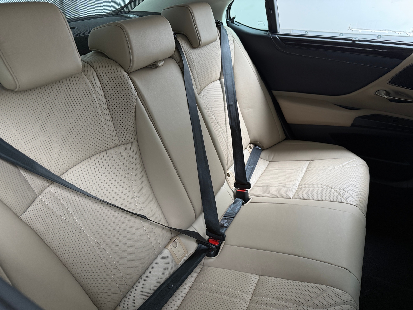 Thumbnail: 2020 Lexus ES - 5