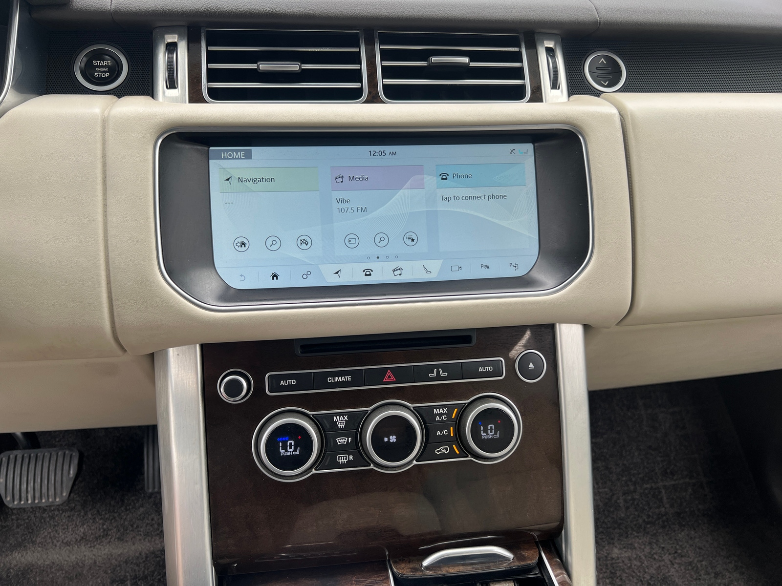 Thumbnail: 2017 Land Rover Range Rover - 3