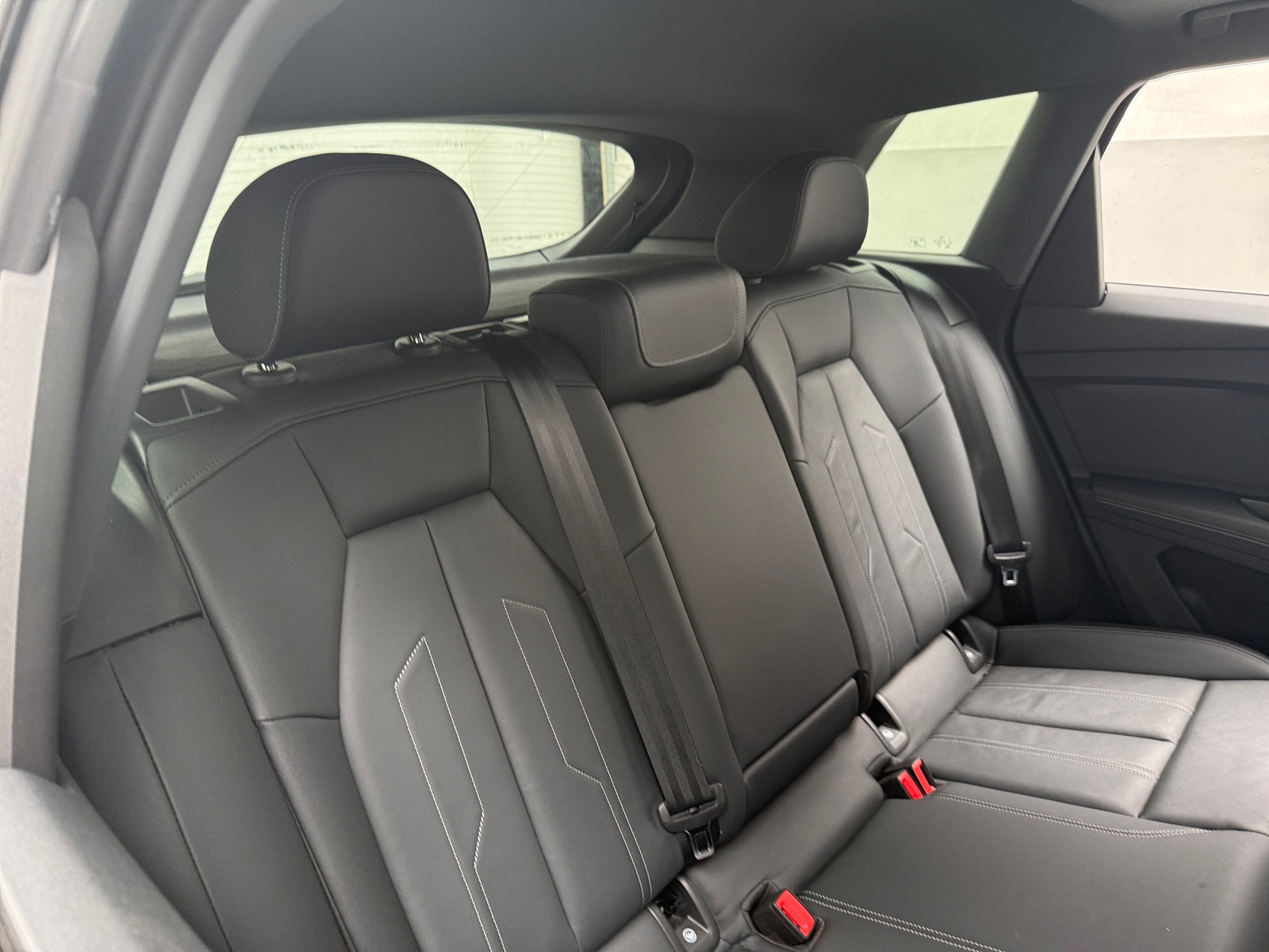Thumbnail: 2022 Audi Q4 e-tron - 5