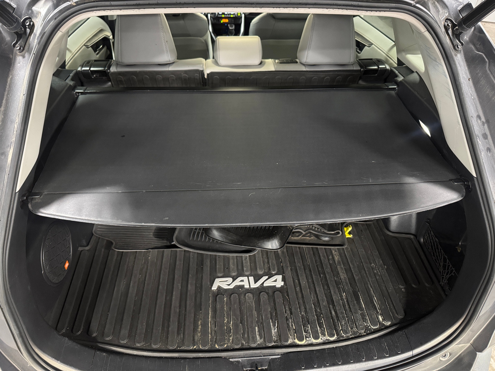 Thumbnail: 2022 Toyota RAV4 - 6