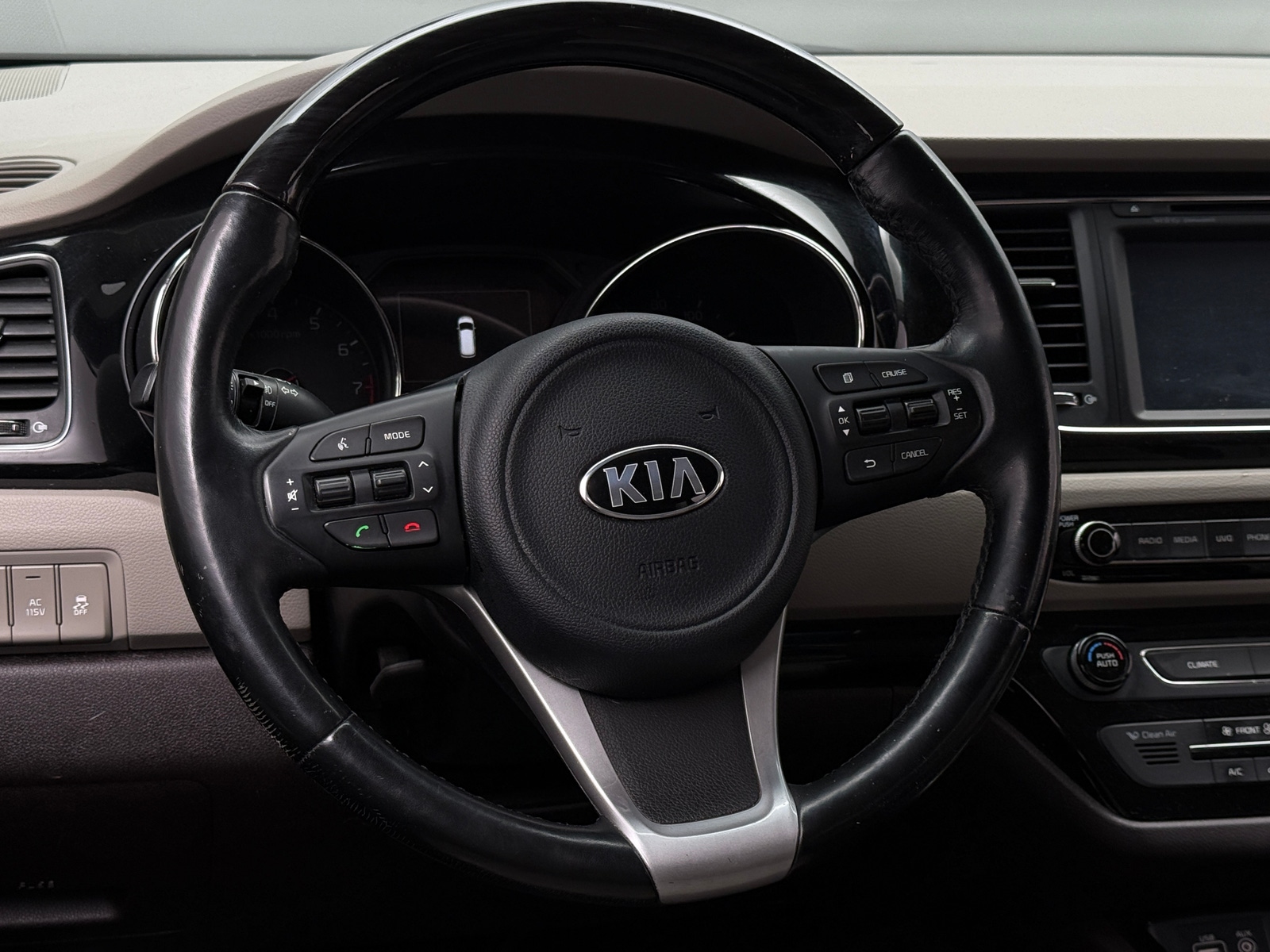 Thumbnail: 2016 Kia Sedona - 4