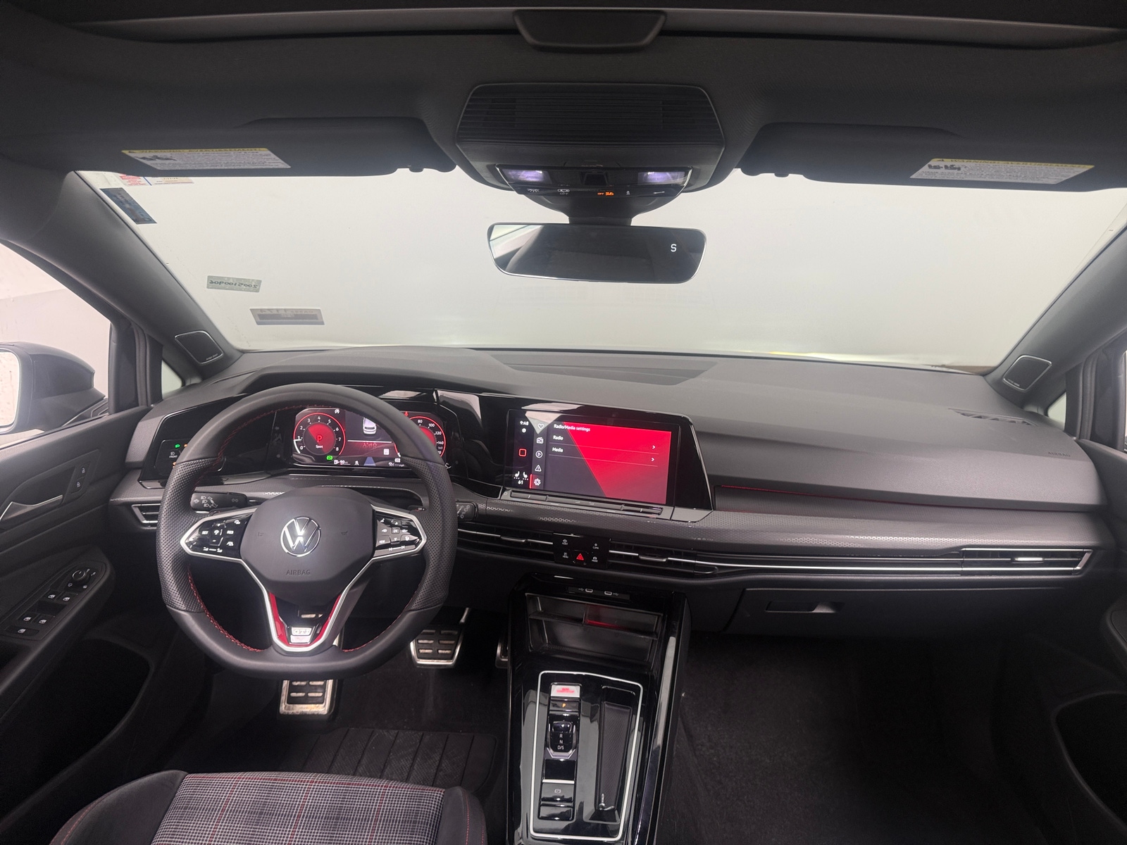 Thumbnail: 2024 Volkswagen Golf - 3