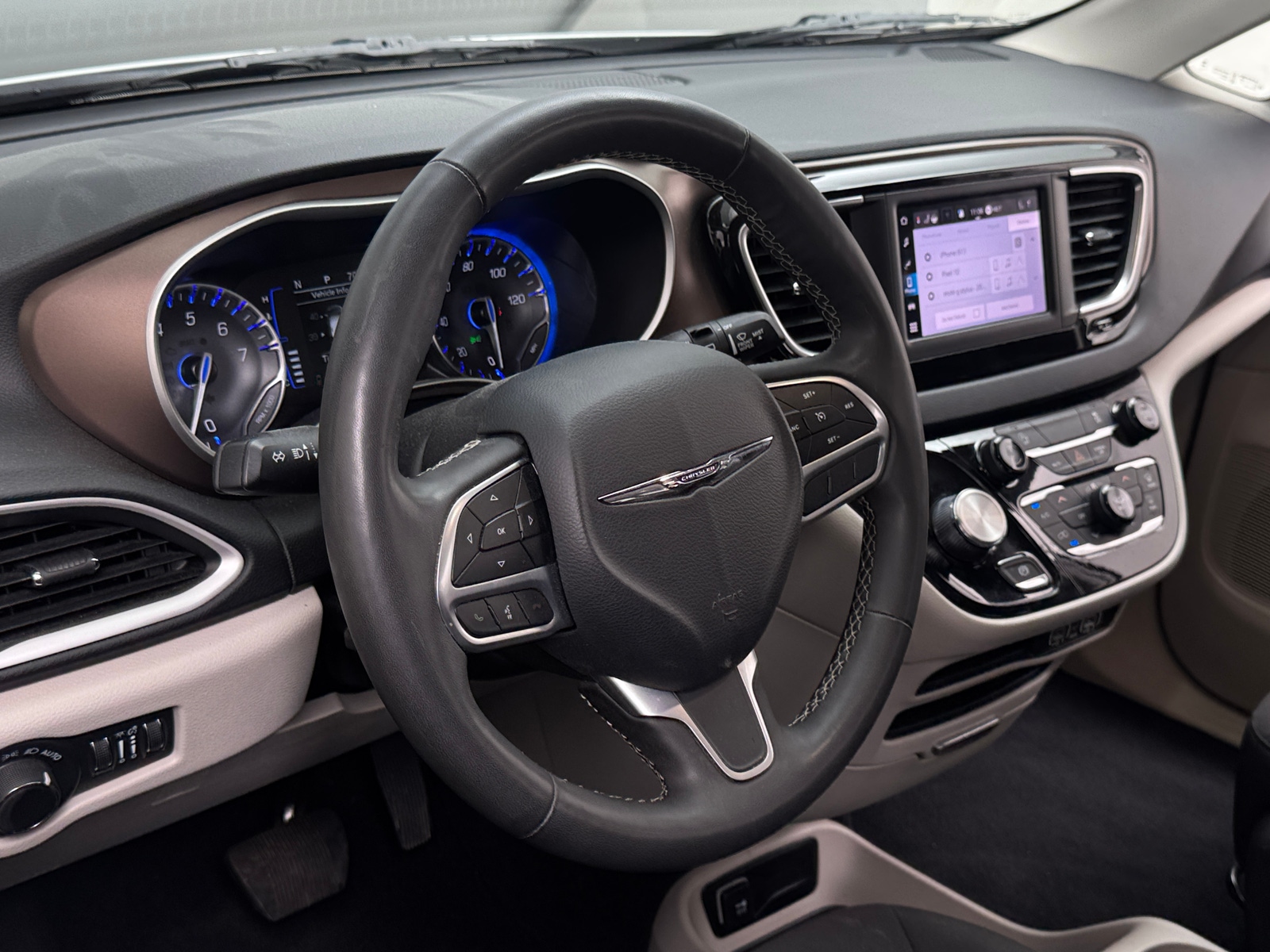 Thumbnail: 2024 Chrysler Voyager - 5