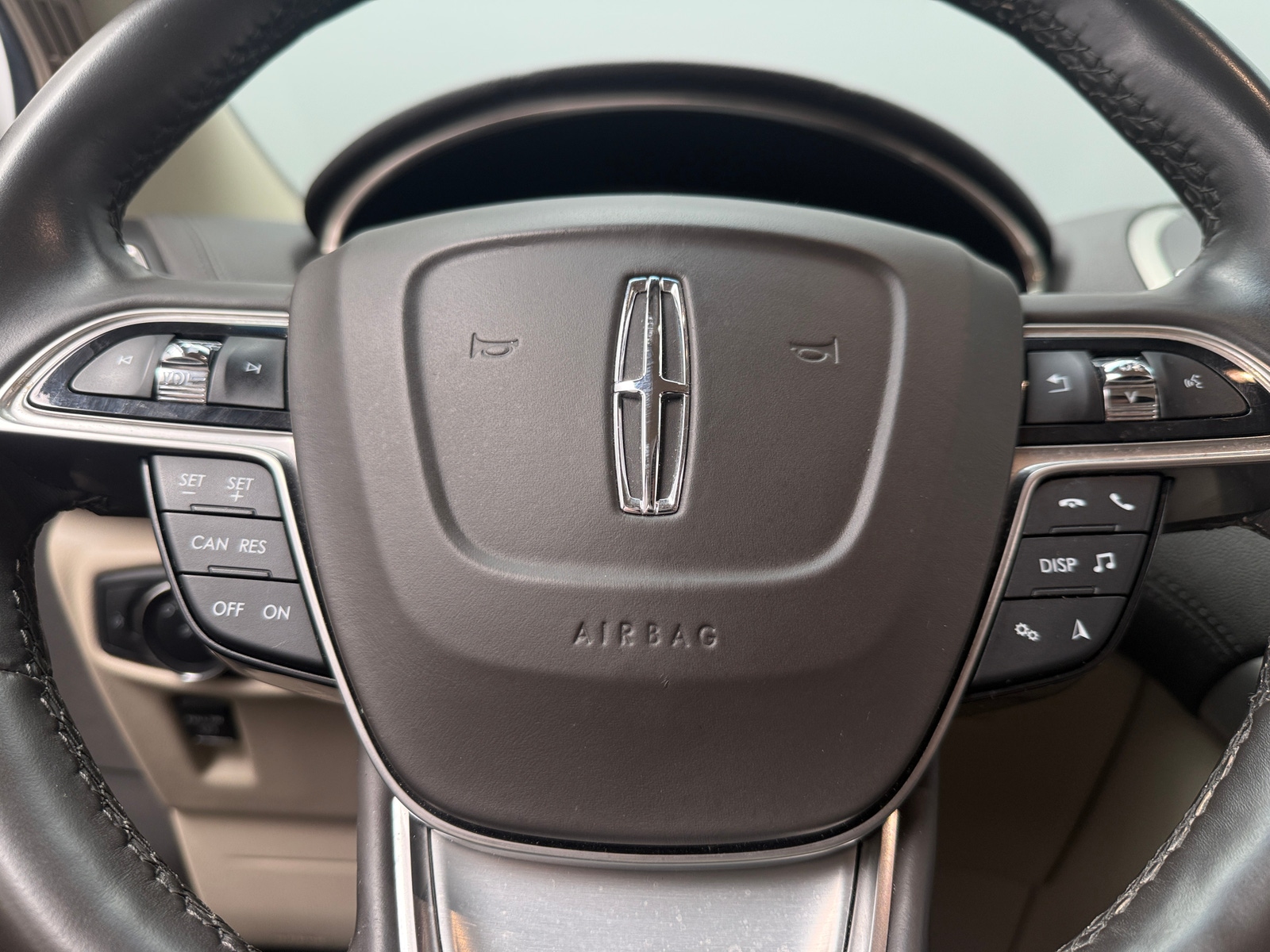 Thumbnail: 2020 Lincoln Nautilus - 4