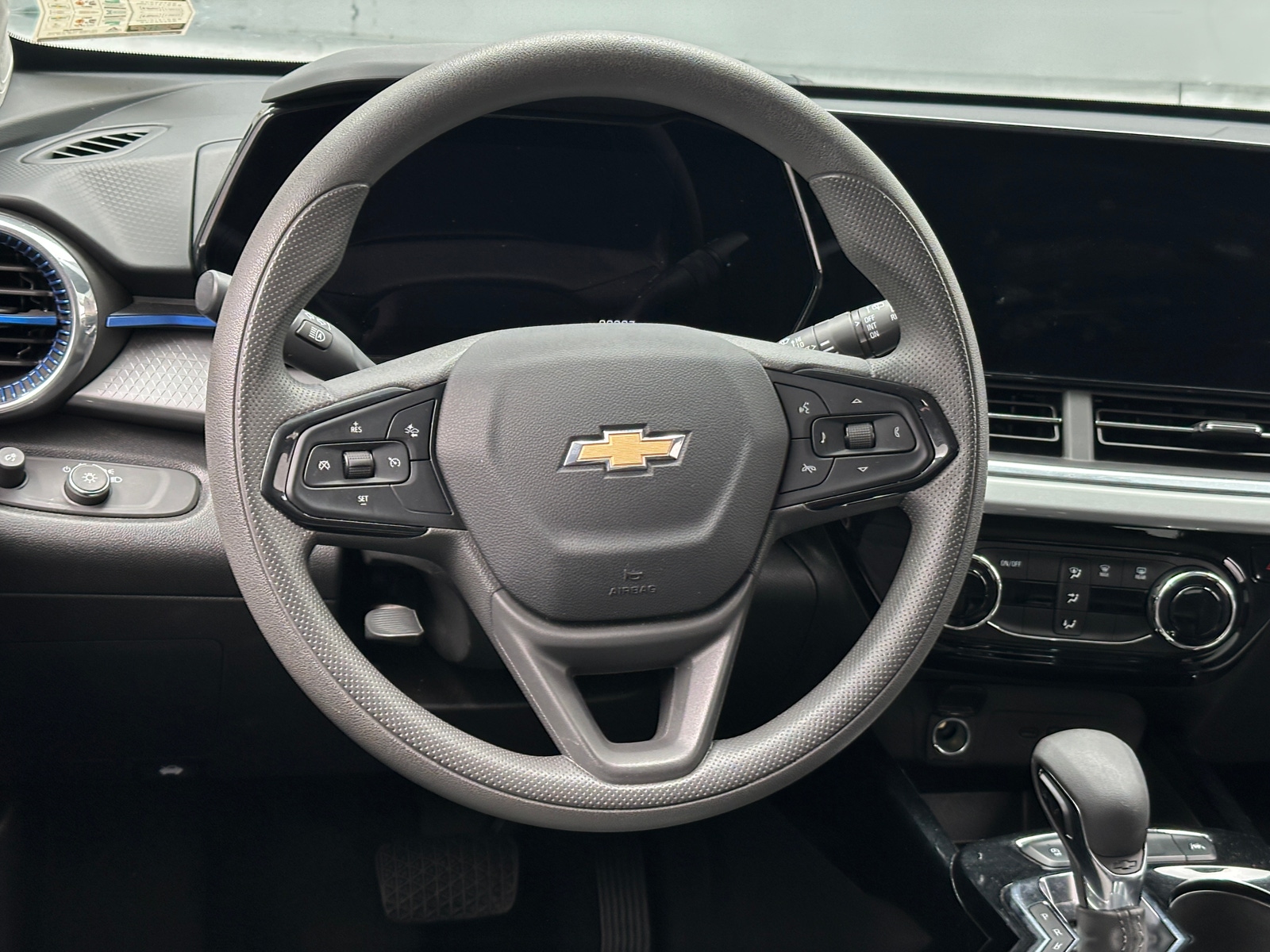 Thumbnail: 2025 Chevrolet Trax - 4