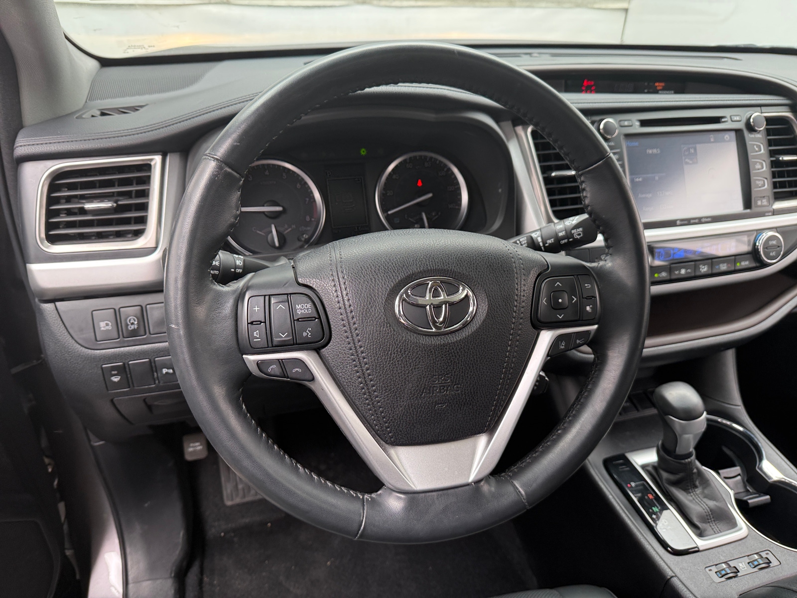 Thumbnail: 2017 Toyota Highlander - 4