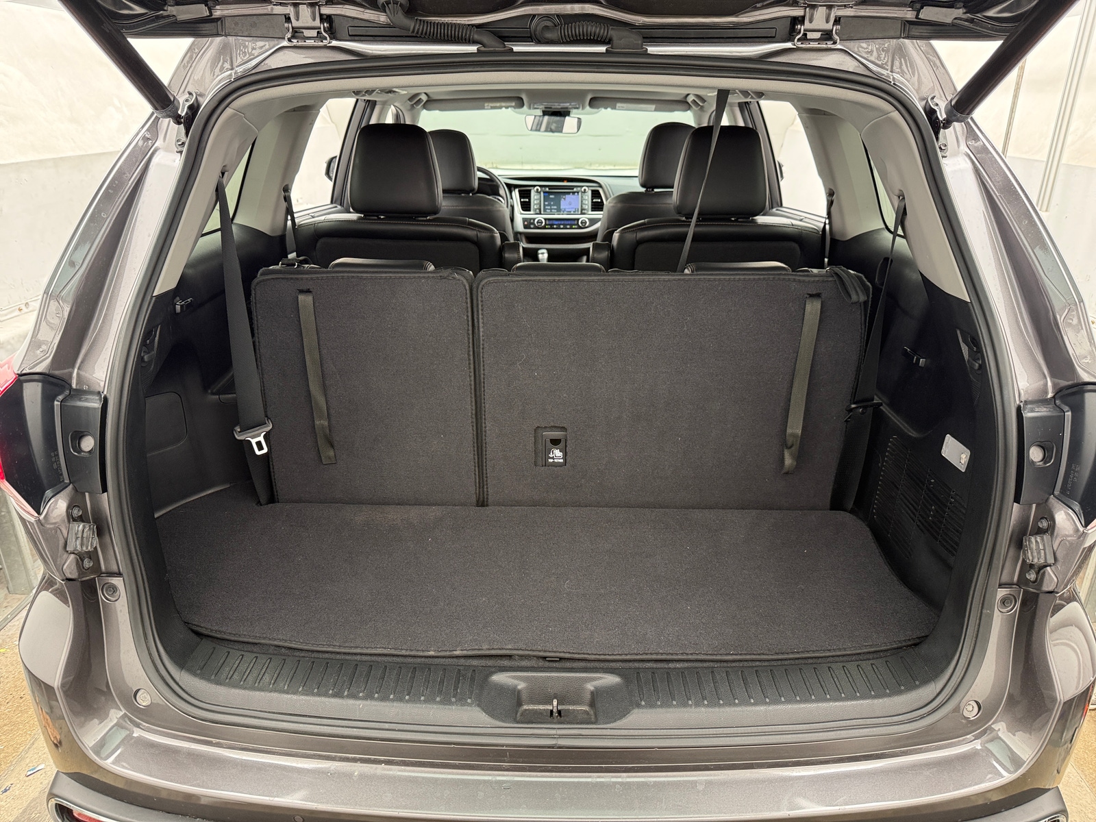 Thumbnail: 2017 Toyota Highlander - 6