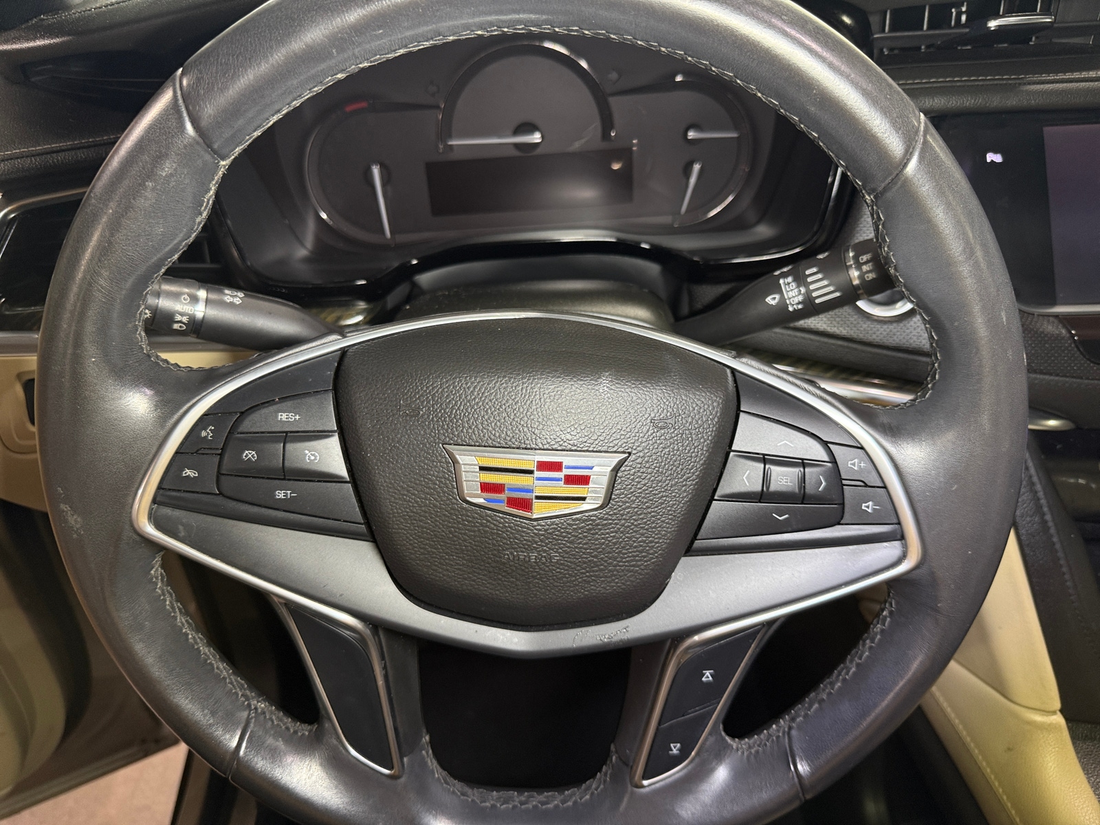 Thumbnail: 2017 Cadillac XT5 - 4