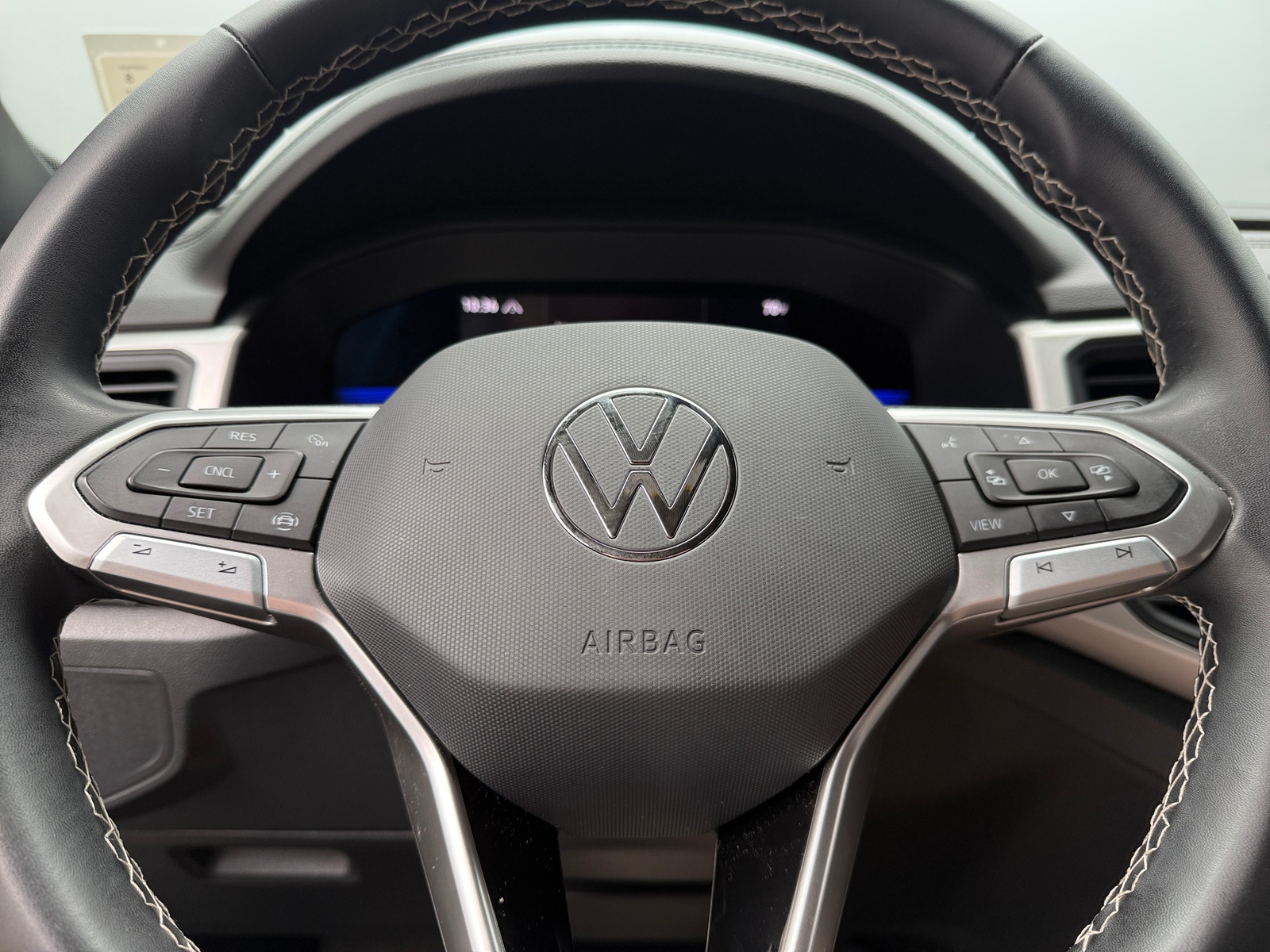 Thumbnail: 2023 Volkswagen Atlas - 4