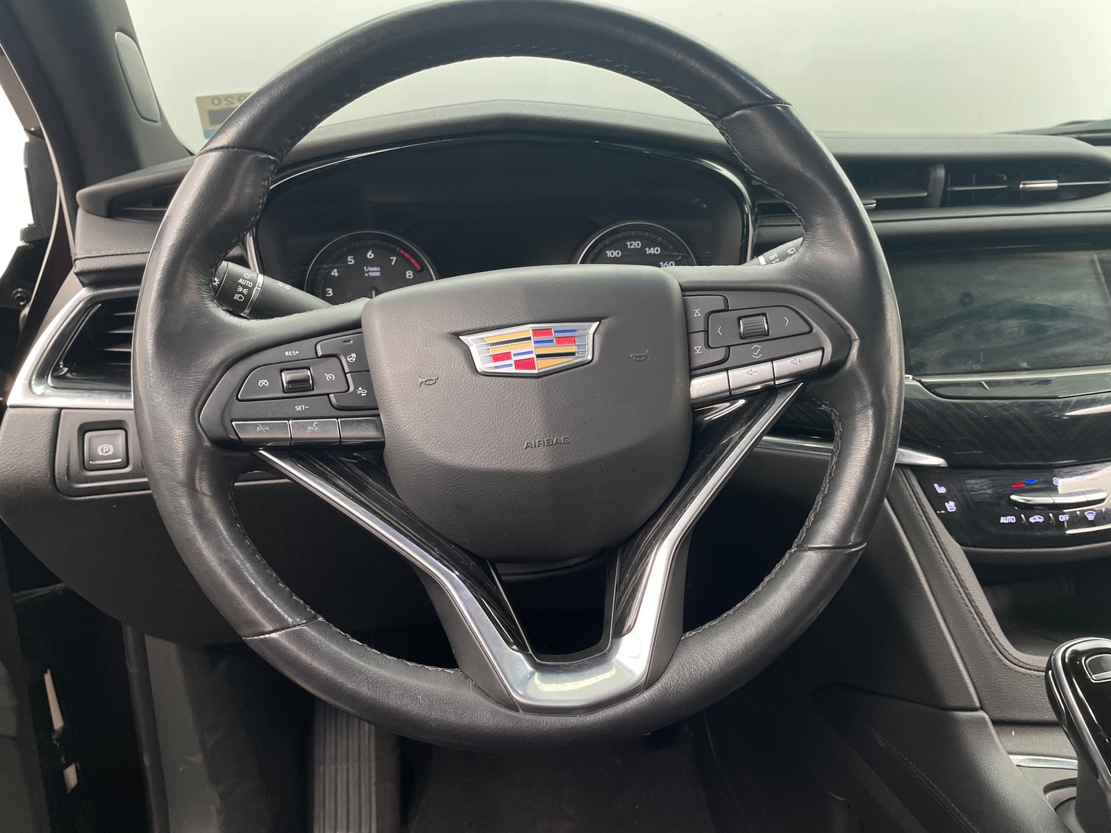 Thumbnail: 2021 Cadillac XT6 - 4
