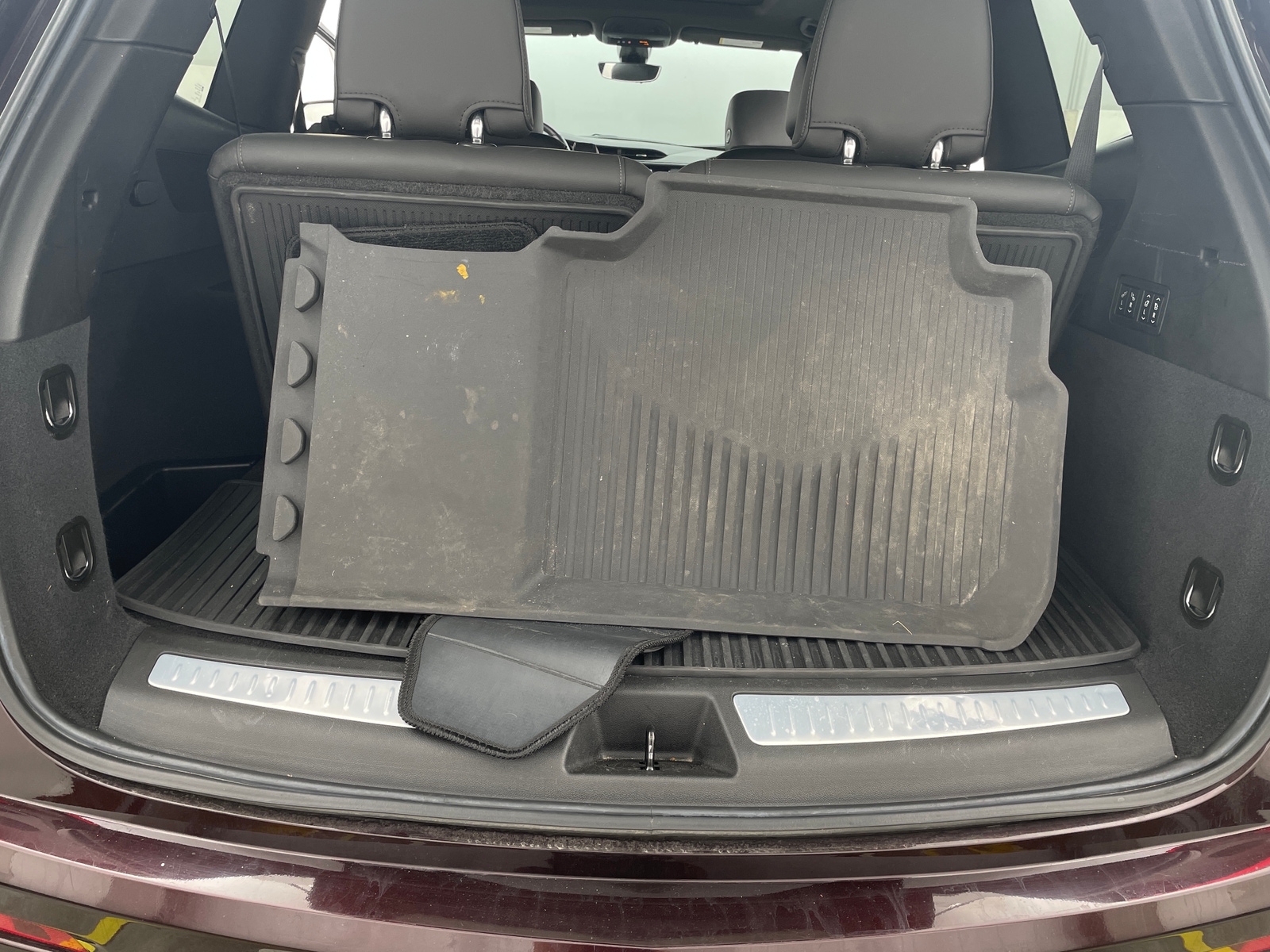 Thumbnail: 2021 Cadillac XT6 - 6