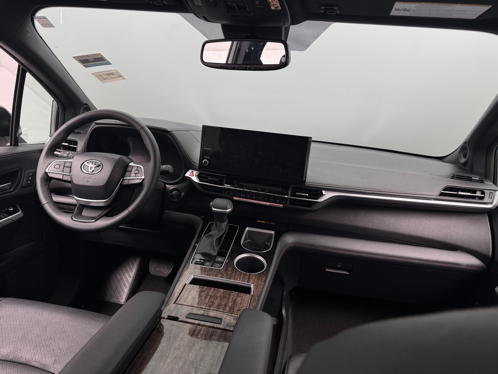 Thumbnail: 2026 Toyota Sienna - 2