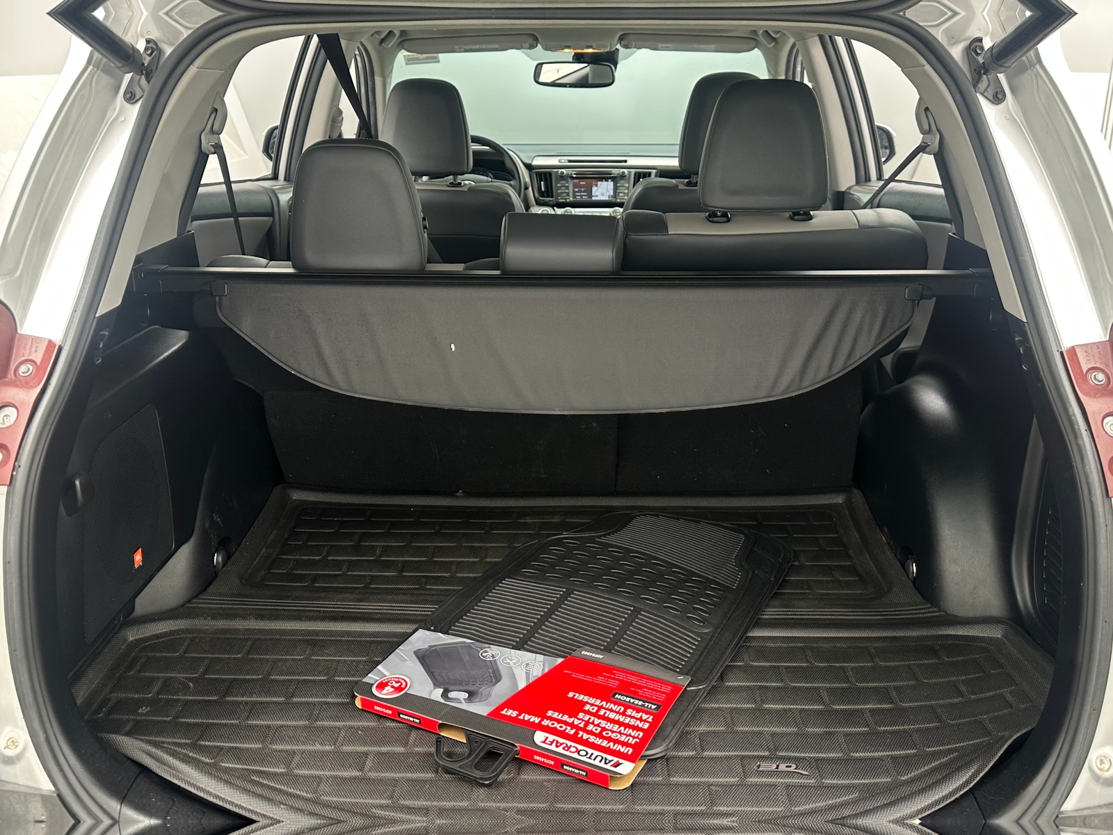 Thumbnail: 2015 Toyota RAV4 - 6