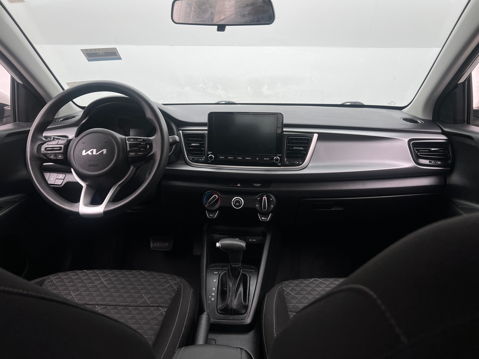 Thumbnail: 2022 Kia Rio - 3