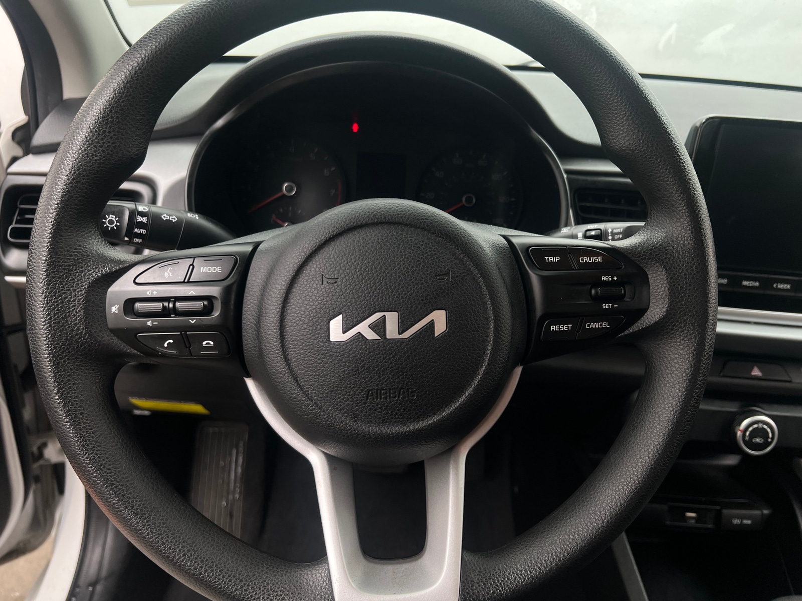 Thumbnail: 2022 Kia Rio - 5