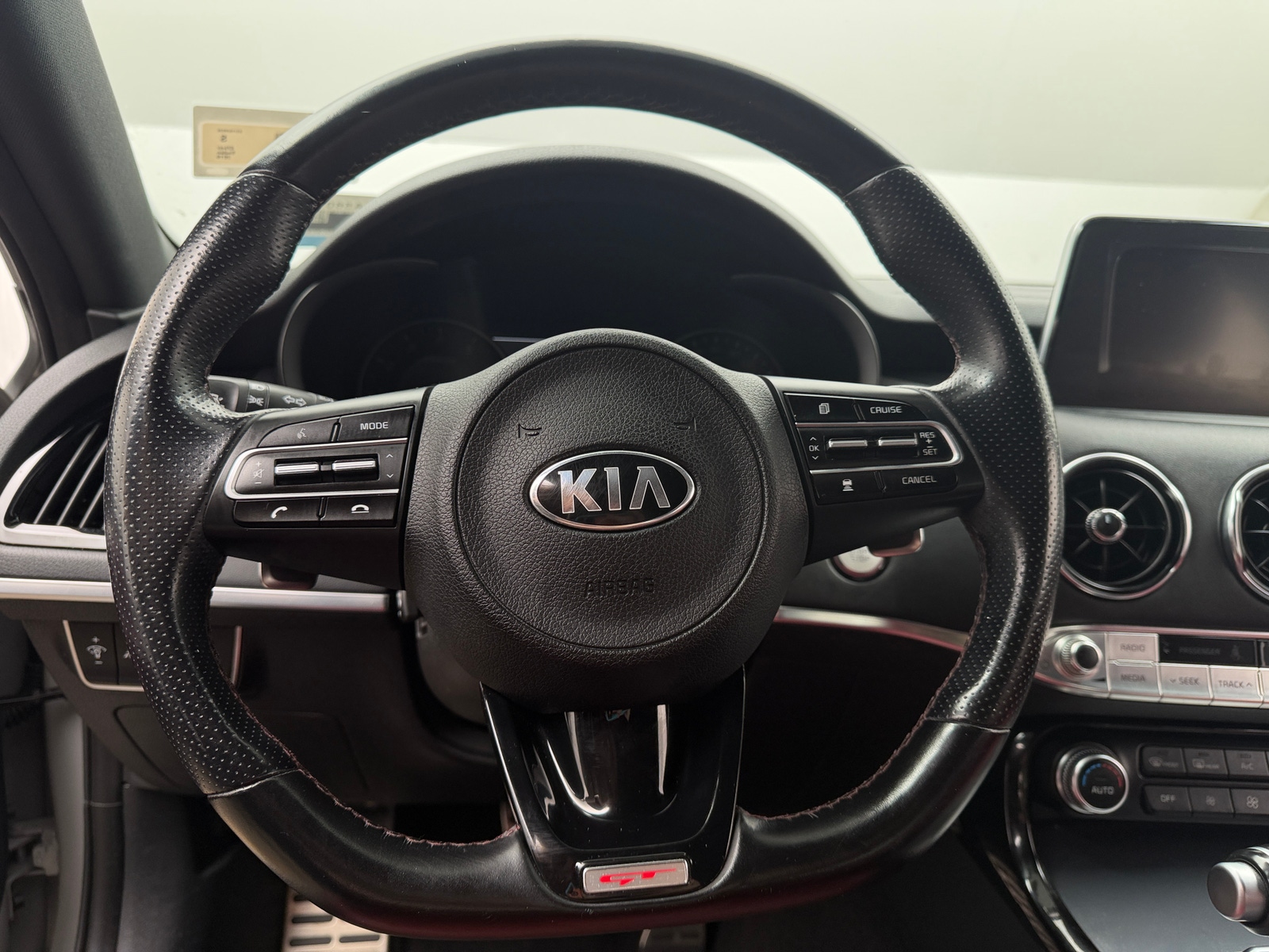 Thumbnail: 2019 Kia Stinger - 4