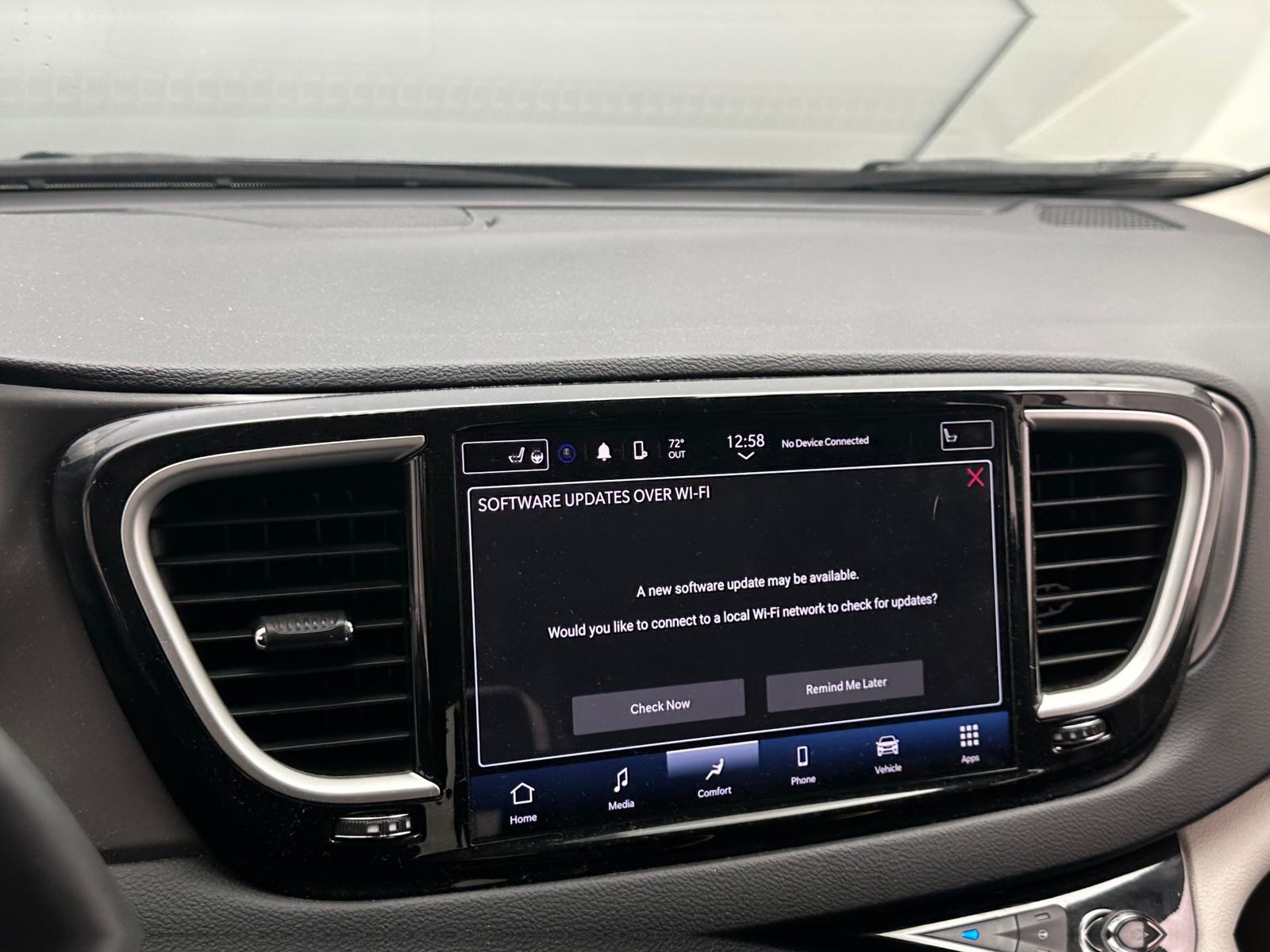 Thumbnail: 2023 Chrysler Pacifica - 3