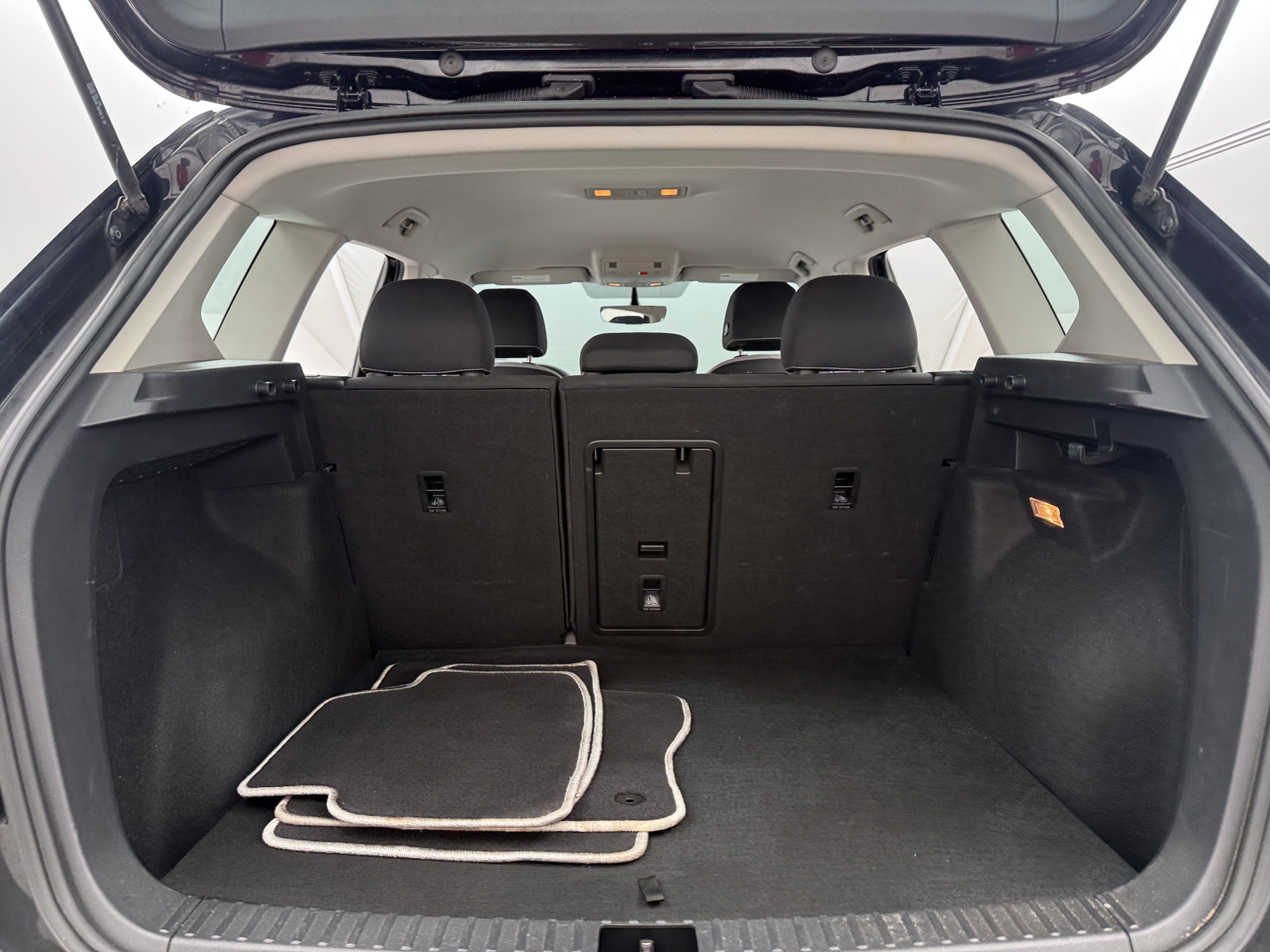 Thumbnail: 2022 Volkswagen Taos - 7