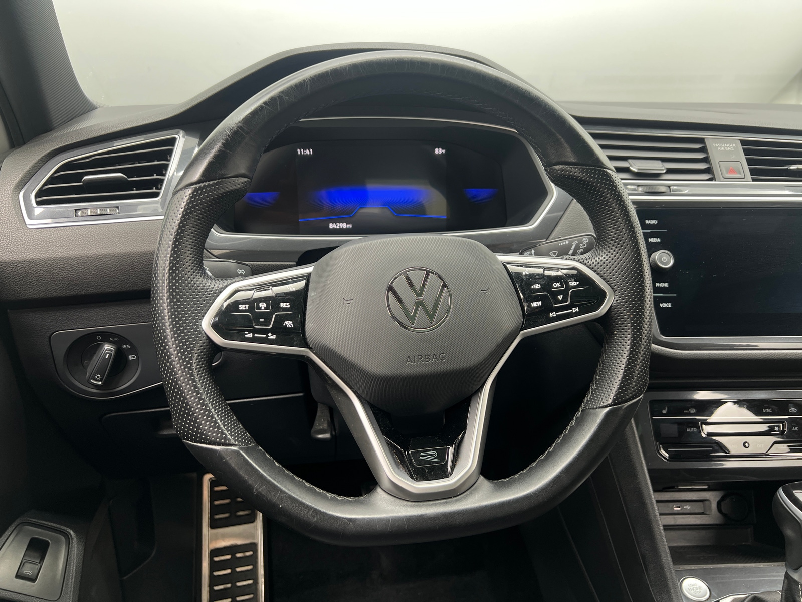 Thumbnail: 2024 Volkswagen Tiguan - 4