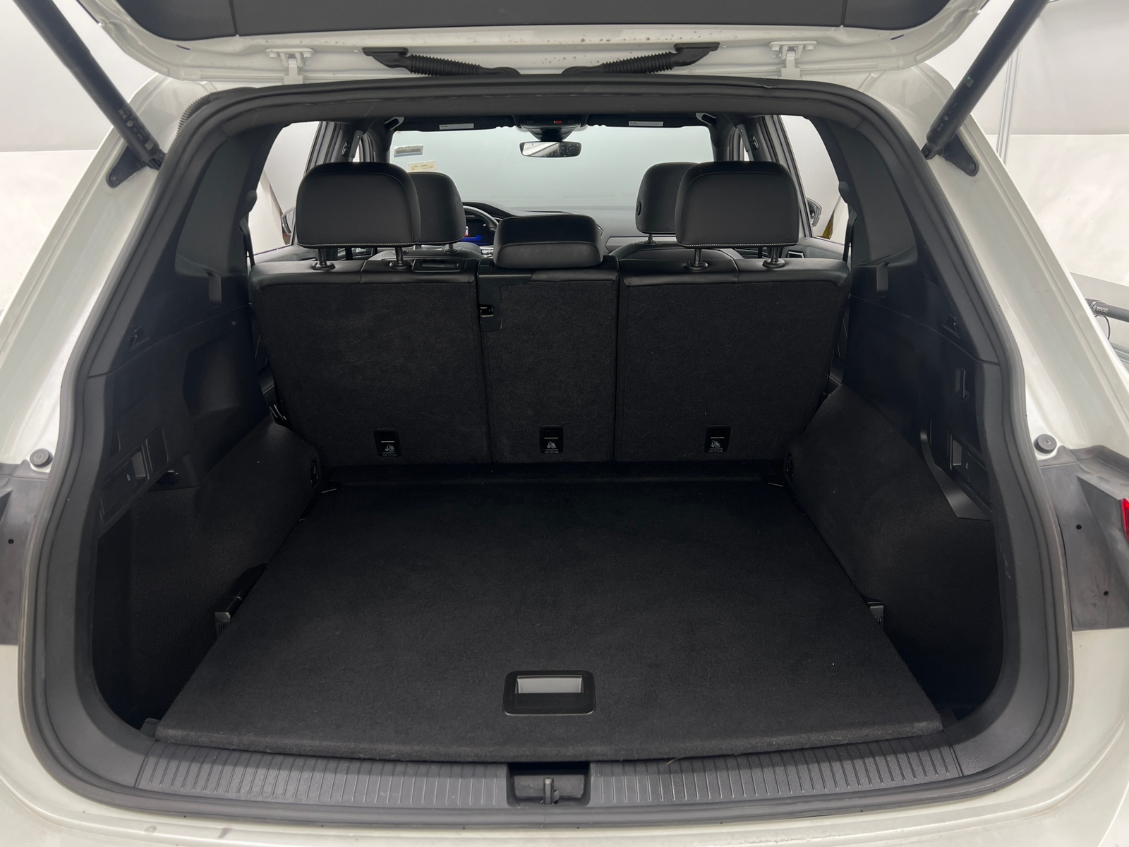 Thumbnail: 2024 Volkswagen Tiguan - 6