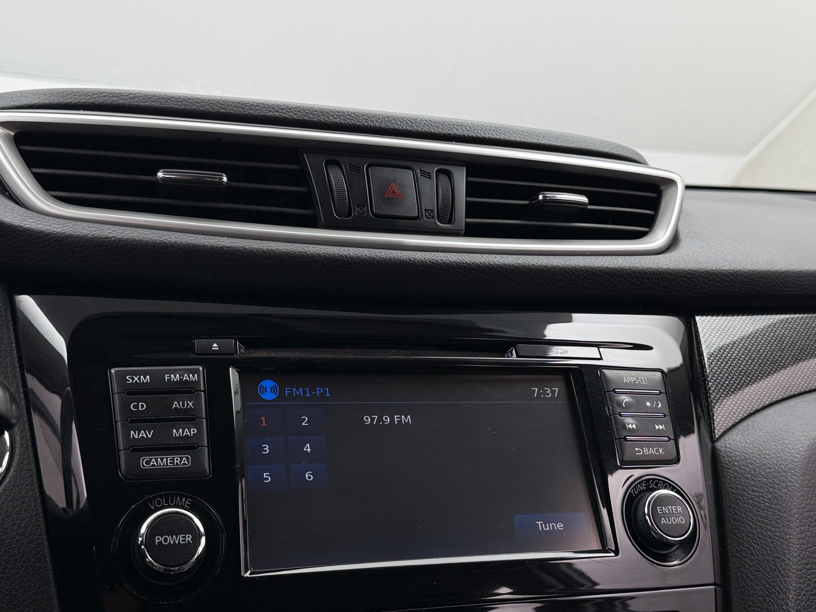 Thumbnail: 2015 Nissan Rogue - 3