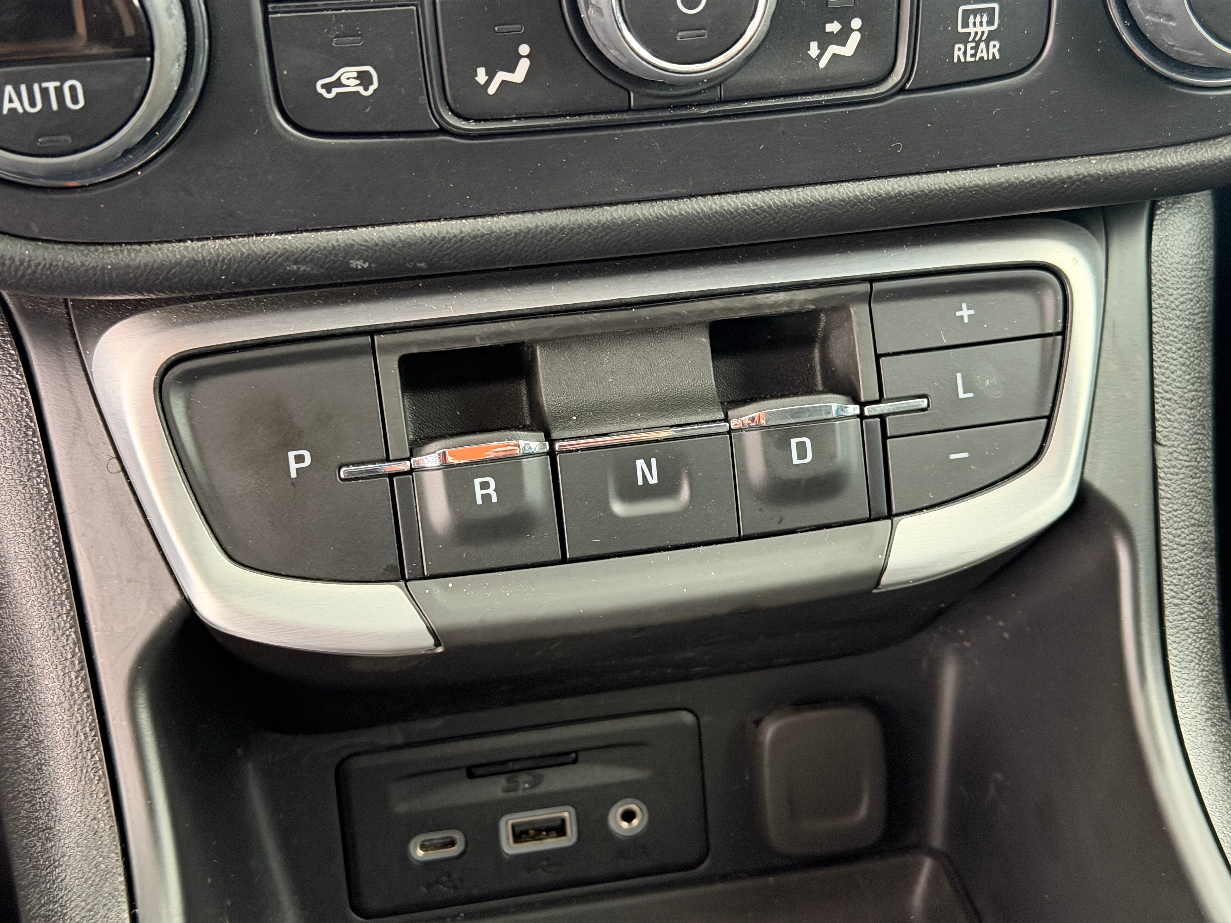 2023 GMC Terrain SLE - Photo 22