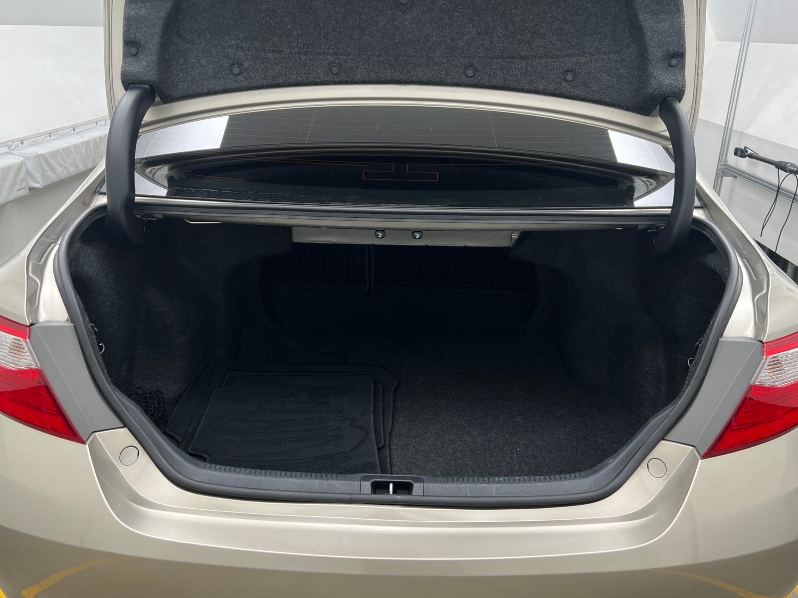 Thumbnail: 2016 Toyota Camry - 7
