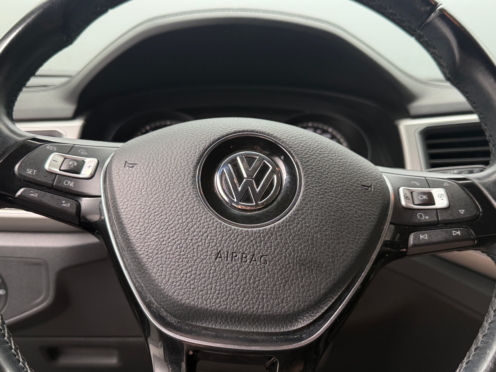 Thumbnail: 2018 Volkswagen Atlas - 4