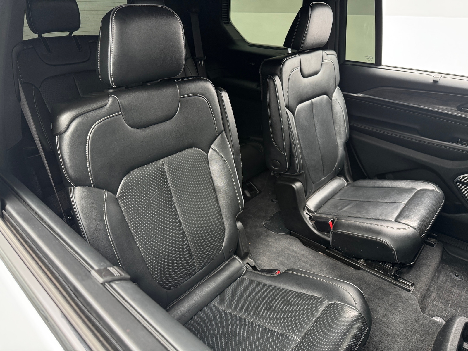 Thumbnail: 2022 Jeep Grand Cherokee L - 5