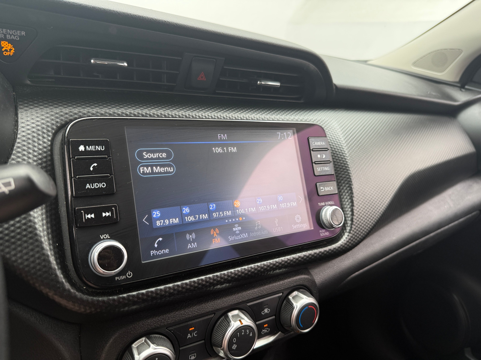 Thumbnail: 2023 Nissan Kicks - 4