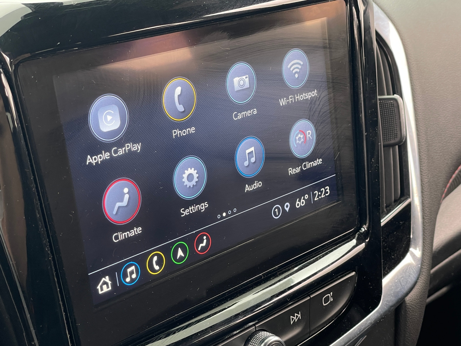 Thumbnail: 2022 Chevrolet Traverse - 3
