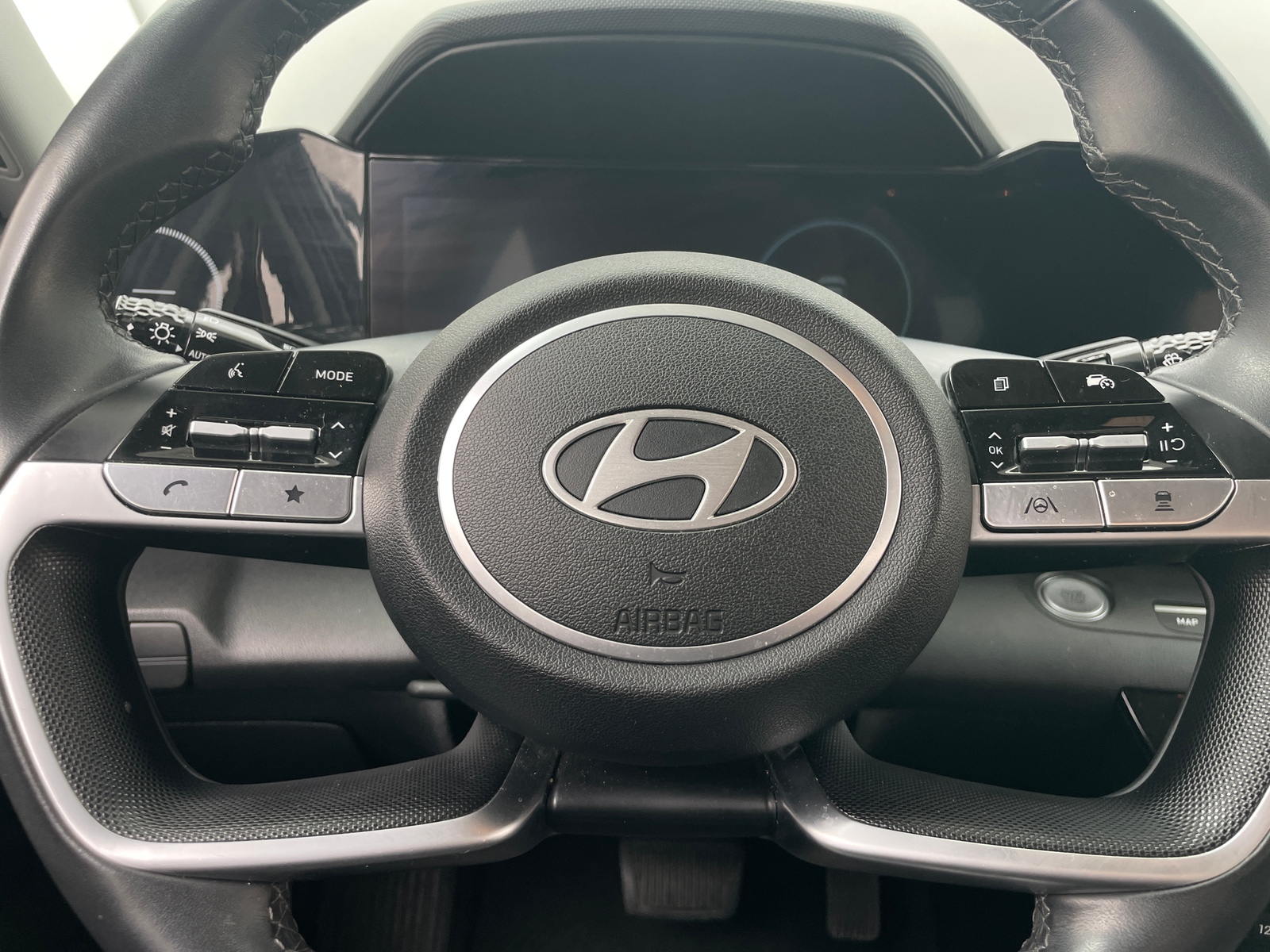 Thumbnail: 2024 Hyundai Elantra - 4