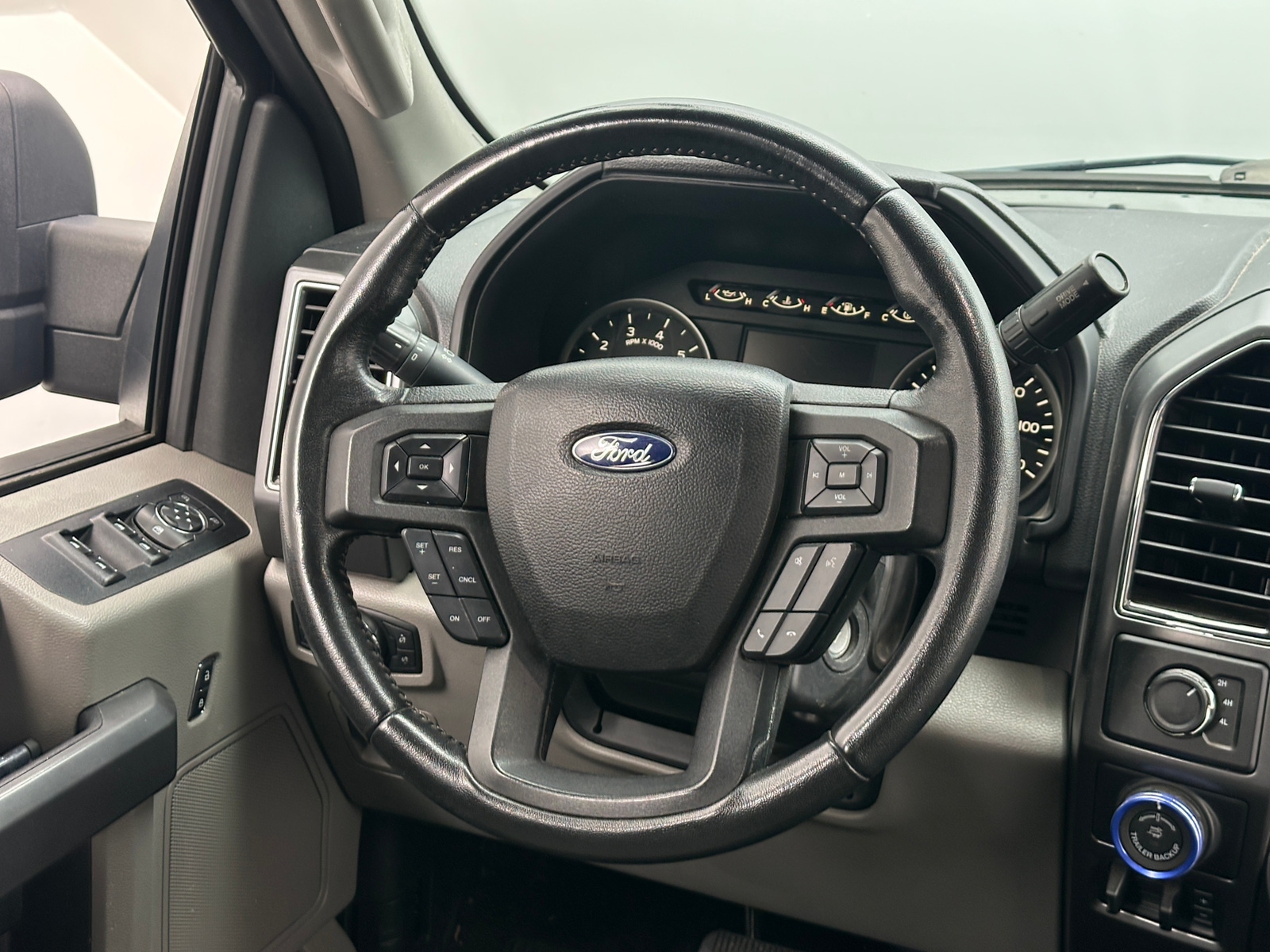 Thumbnail: 2018 Ford Econoline - 5
