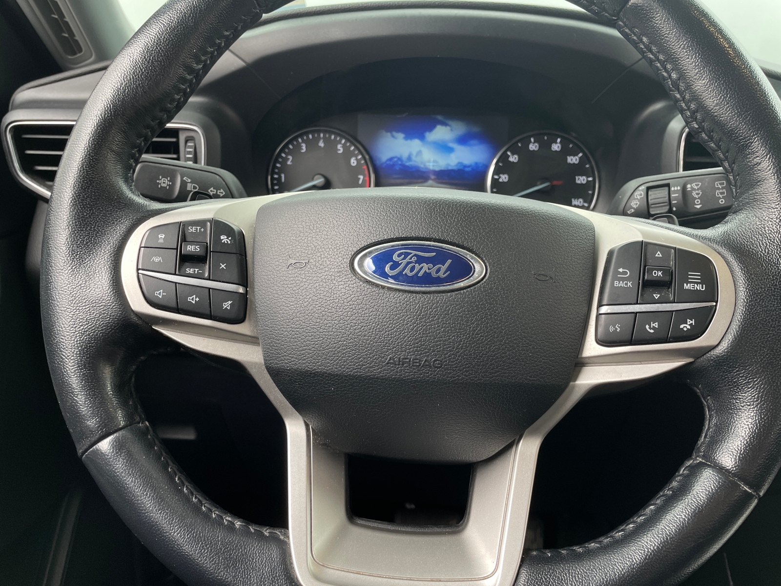 Thumbnail: 2021 Ford Explorer - 4